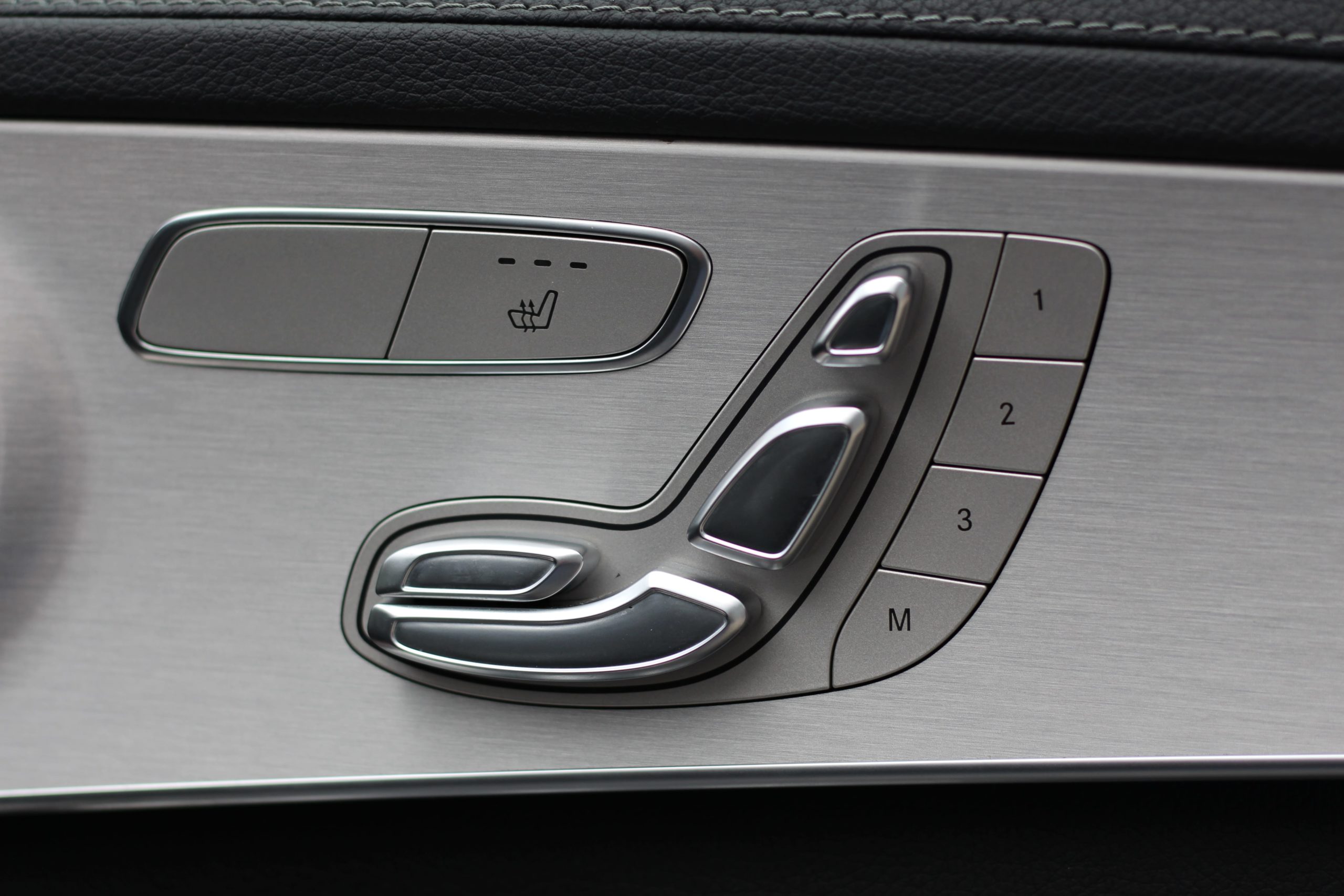 2015 (65) Mercedes-Benz C Class 2.1 C250d AMG Line (s/s) 4dr PREMIUM PLUS