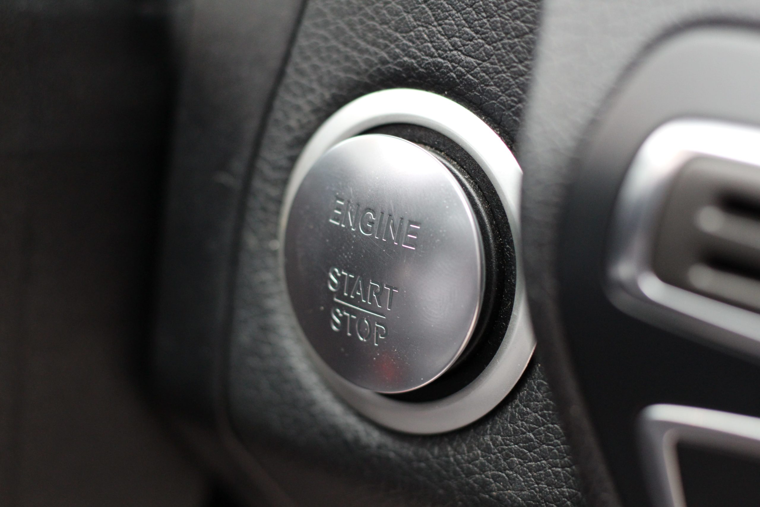 2015 (65) Mercedes-Benz C Class 2.1 C250d AMG Line (s/s) 4dr PREMIUM PLUS