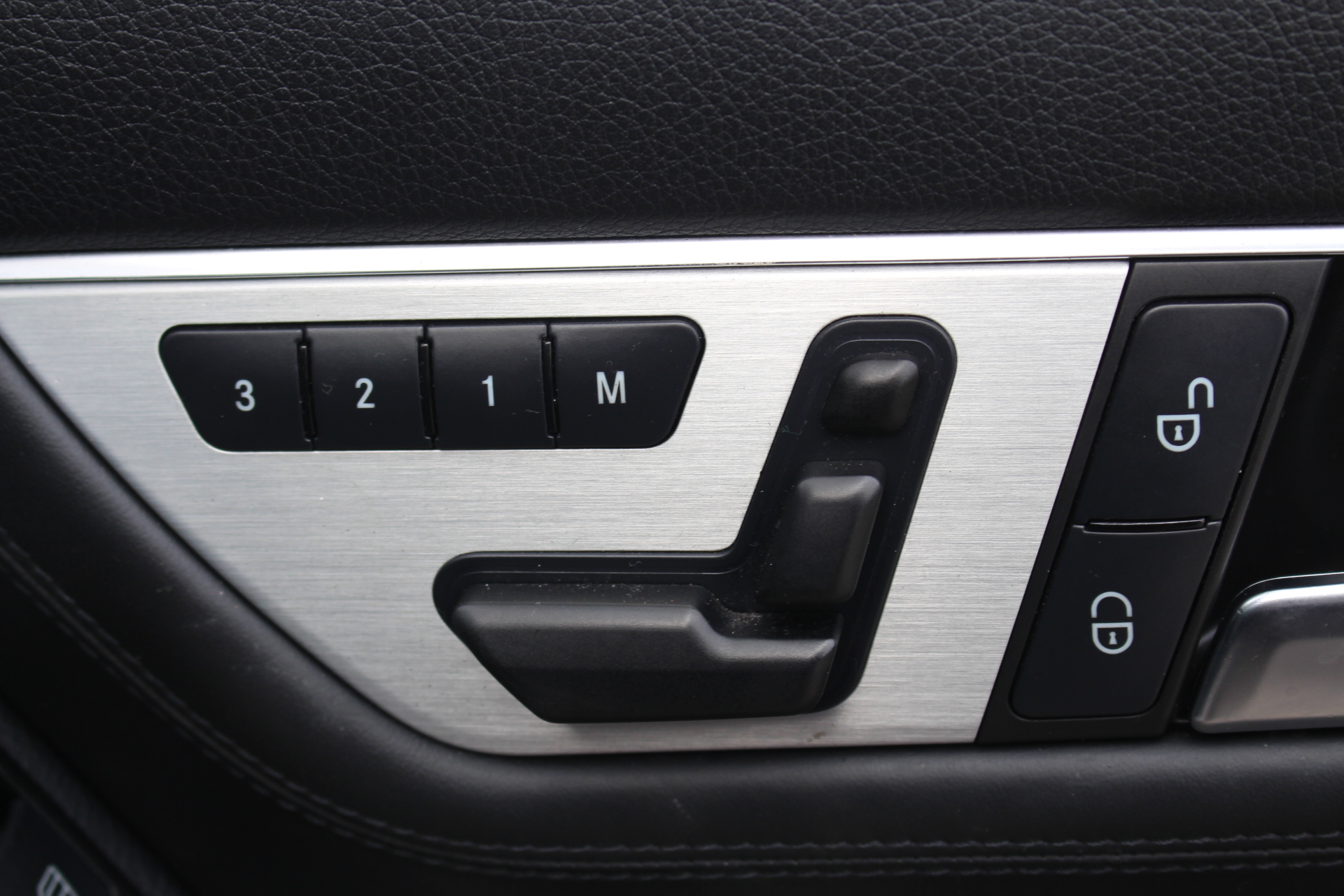 2013 Mercedes-Benz C Class 6.3 C63 AMG MCT 7S 4dr