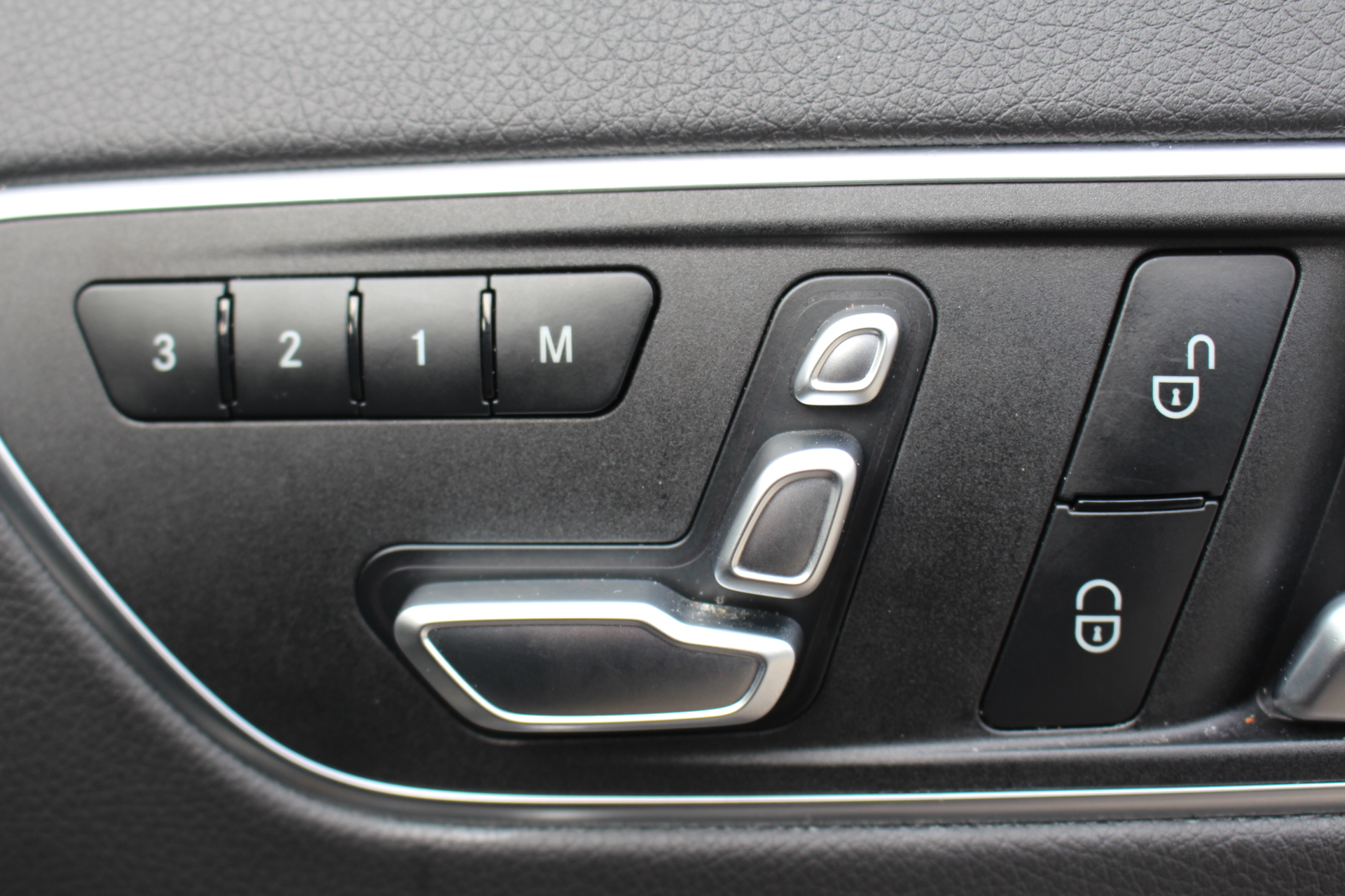 2017 (67) Mercedes-Benz A Class 2.0 A45 AMG Yellow Night Edition SpdS DCT 4MATIC (s/s) 5dr