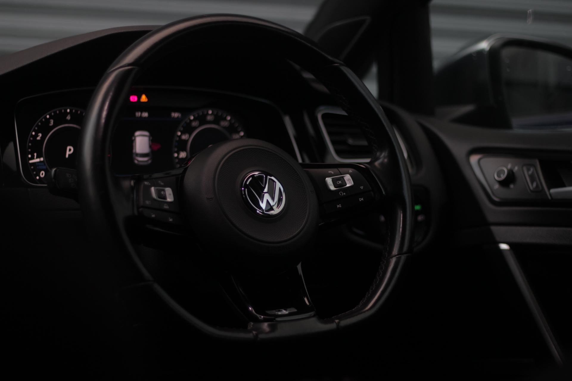 2017 (17) Volkswagen Golf 2.0 TSI BlueMotion Tech R DSG 4Motion (s/s) 5dr