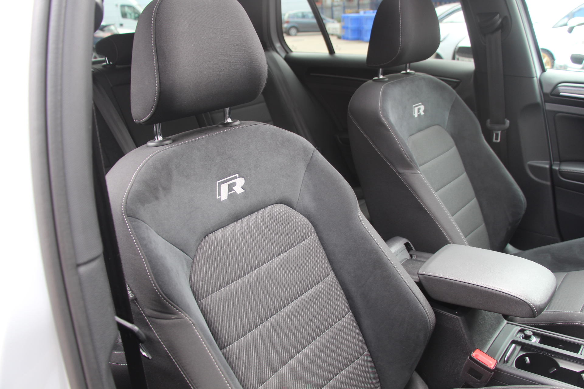 2017 (67) Volkswagen Golf 2.0 TSI R DSG 4Motion (s/s) 5dr