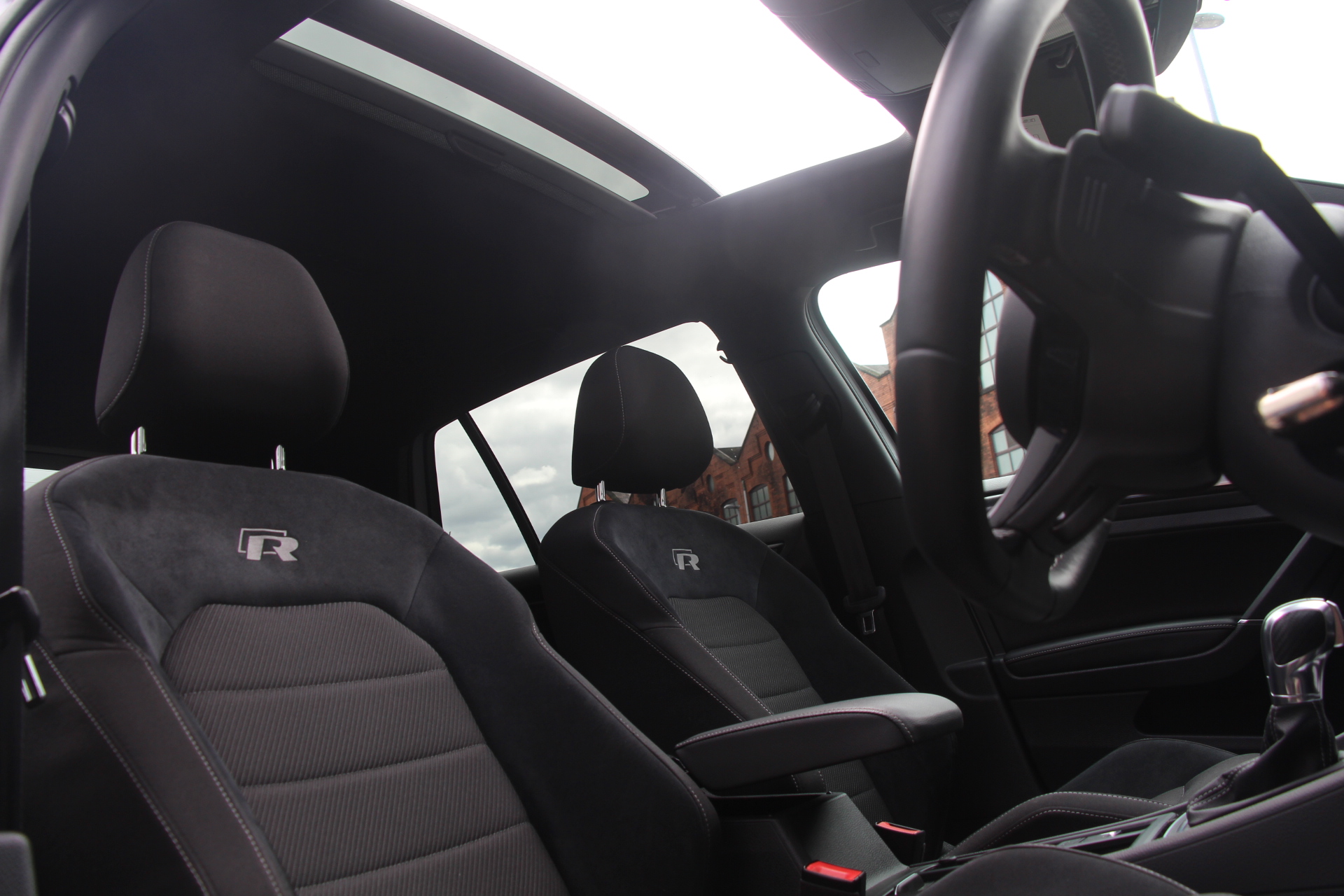 2017 (67) Volkswagen Golf 2.0 TSI R DSG 4Motion (s/s) 5dr