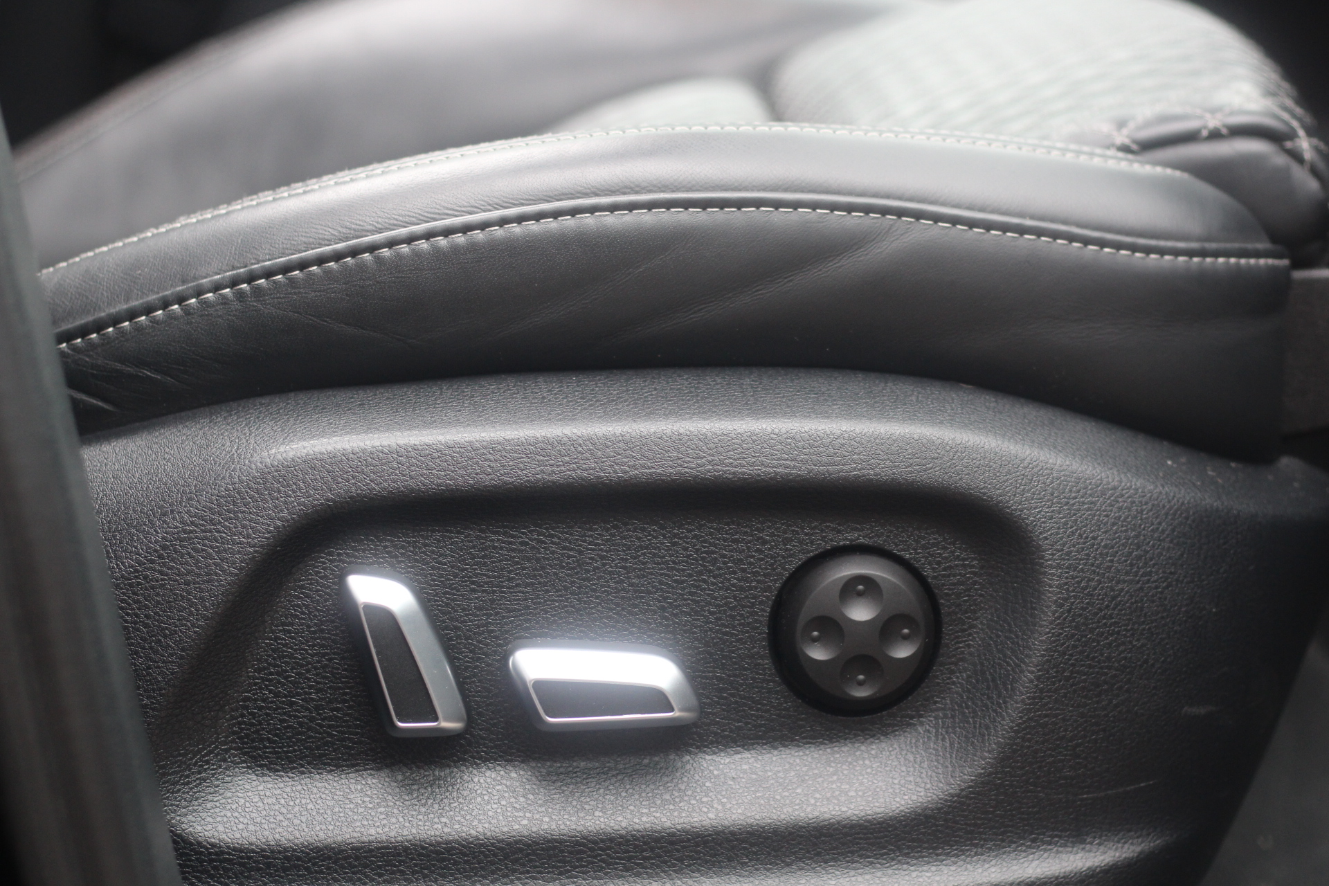 2017 (17) Audi SQ5 3.0 BiTDi Plus Special Edition Tiptronic quattro (s/s) 5dr