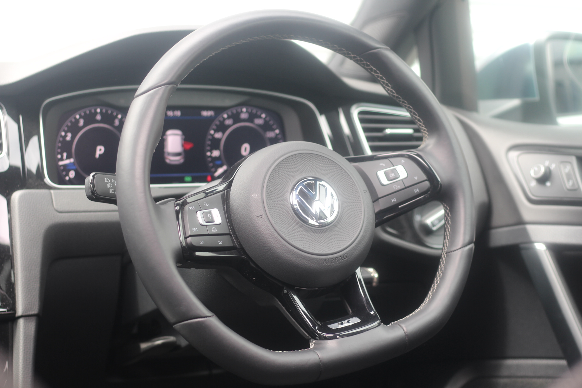 2017 (67) Volkswagen Golf 2.0 TSI R DSG 4Motion (s/s) 5dr