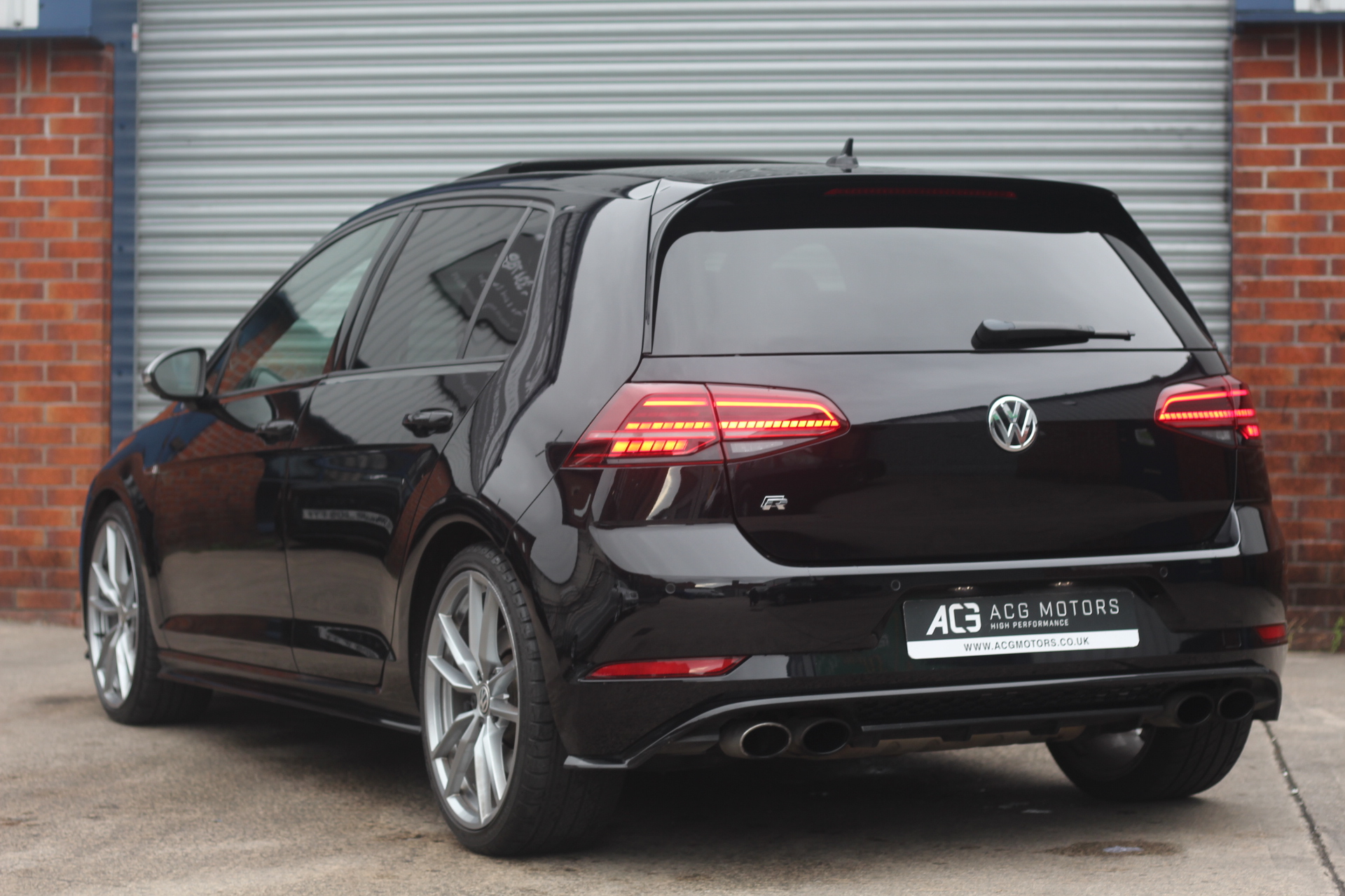 2018 (18) Volkswagen Golf 2.0 TSI R DSG 4Motion (s/s) 5dr – ACG Motors