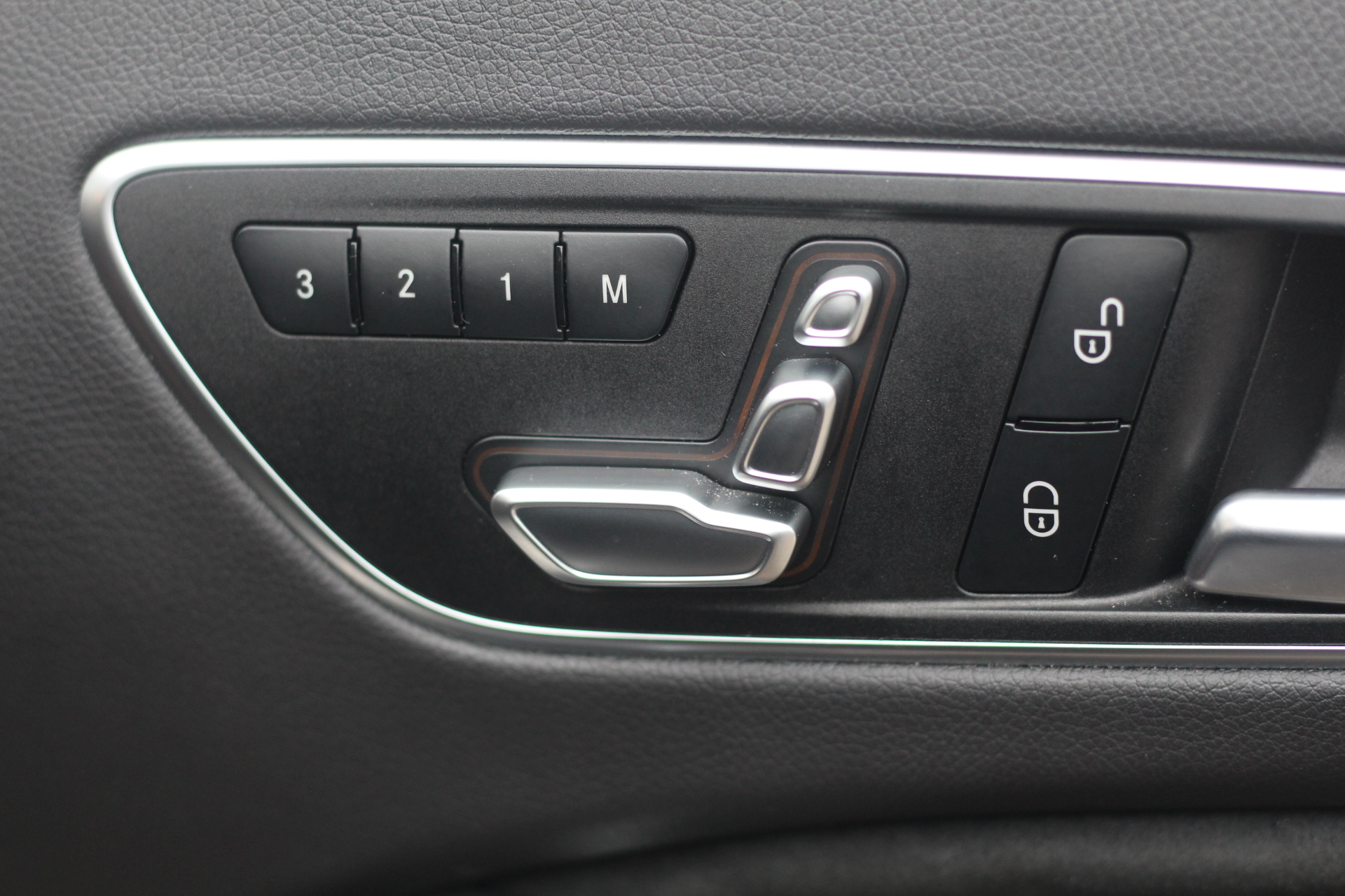 2017 (17) Mercedes-Benz GLA Class 2.0 GLA45 AMG (Premium) SpdS DCT 4MATIC (s/s) 5dr