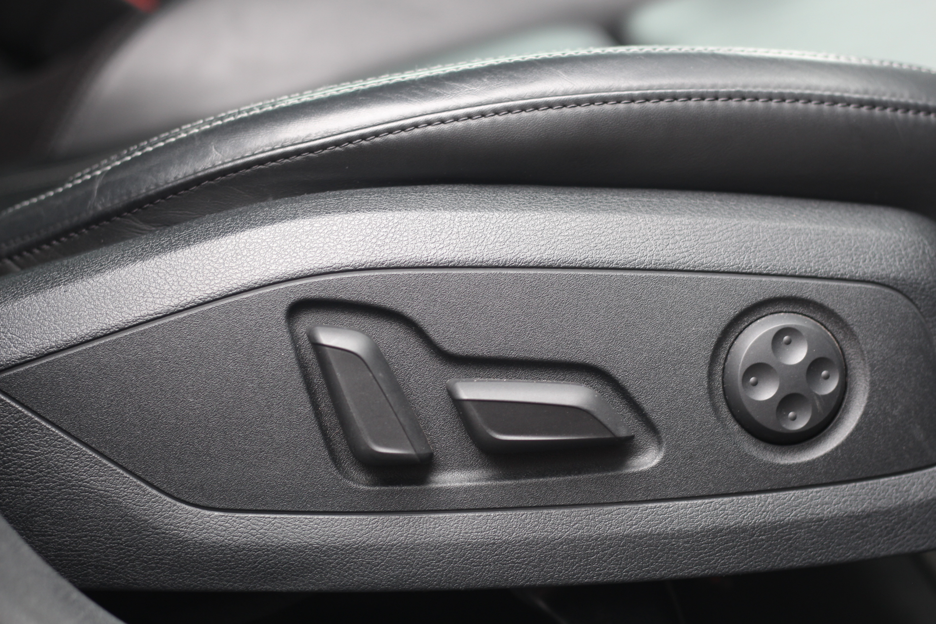 2016 (16) Audi A4 Avant 2.0 TFSI S line Avant S Tronic quattro (s/s) 5dr