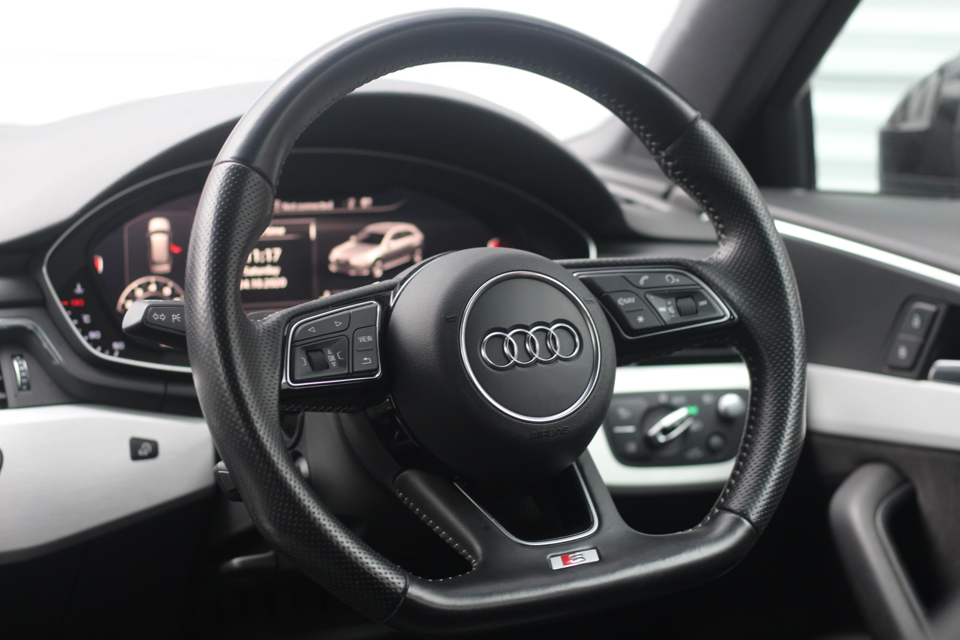 2016 (16) Audi A4 Avant 2.0 TFSI S line Avant S Tronic quattro (s/s) 5dr