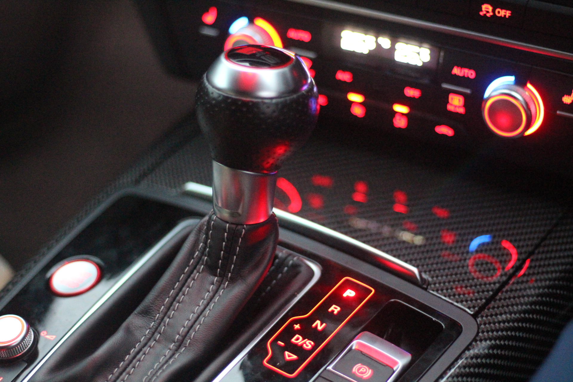 2017 (17) Audi RS6 Avant 4.0 TFSI V8 Performance Avant Tiptronic quattro (s/s) 5dr