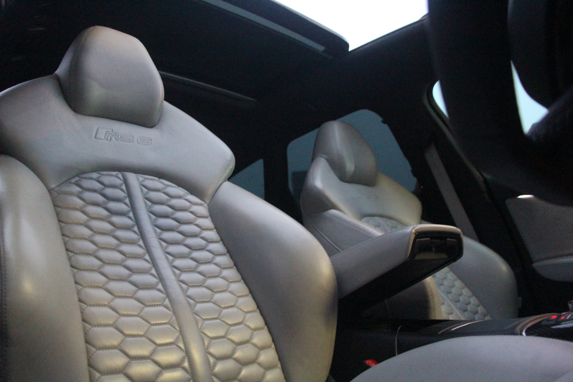 2017 (17) Audi RS6 Avant 4.0 TFSI V8 Performance Avant Tiptronic quattro (s/s) 5dr