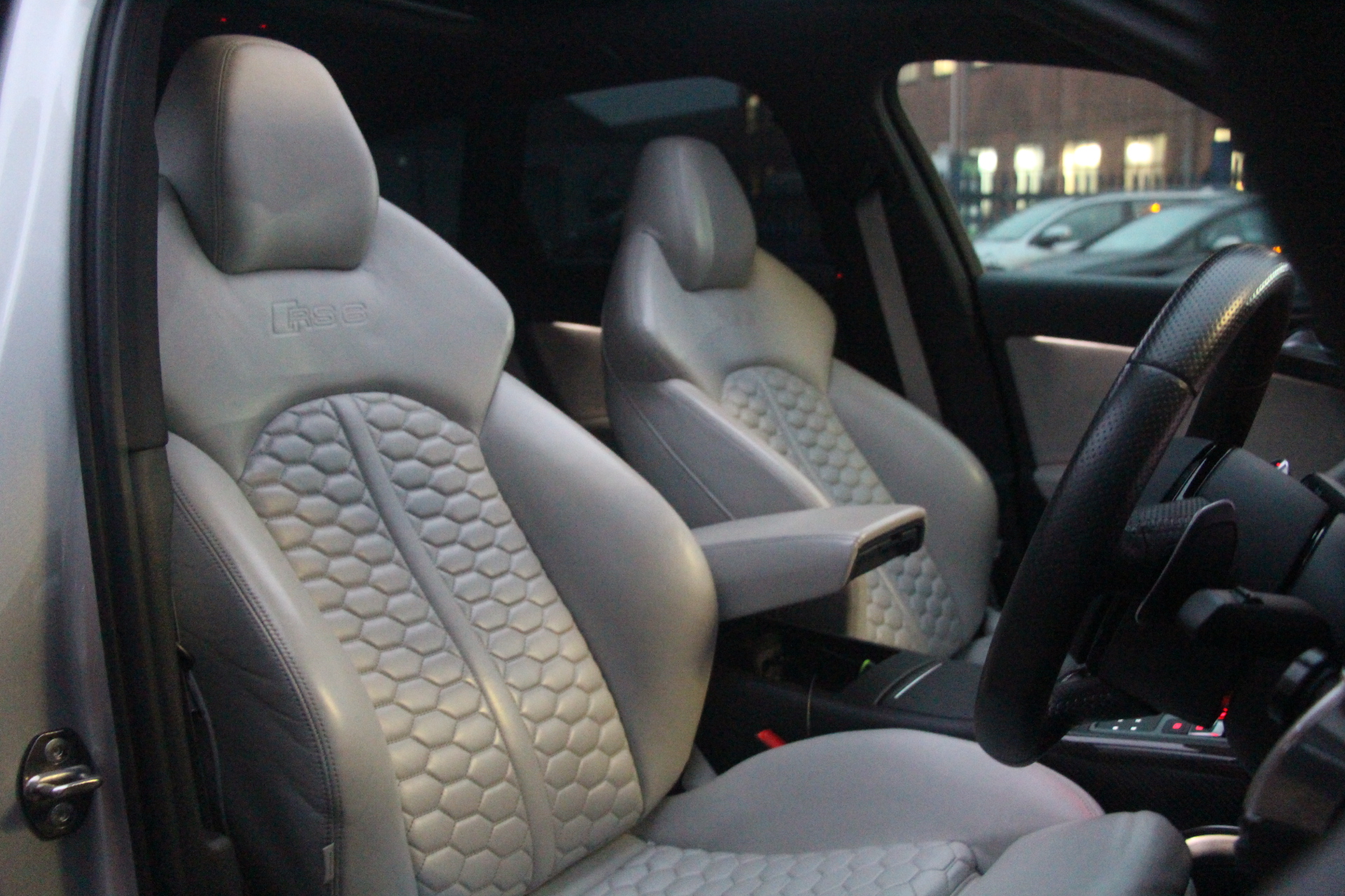 2017 (17) Audi RS6 Avant 4.0 TFSI V8 Performance Avant Tiptronic quattro (s/s) 5dr