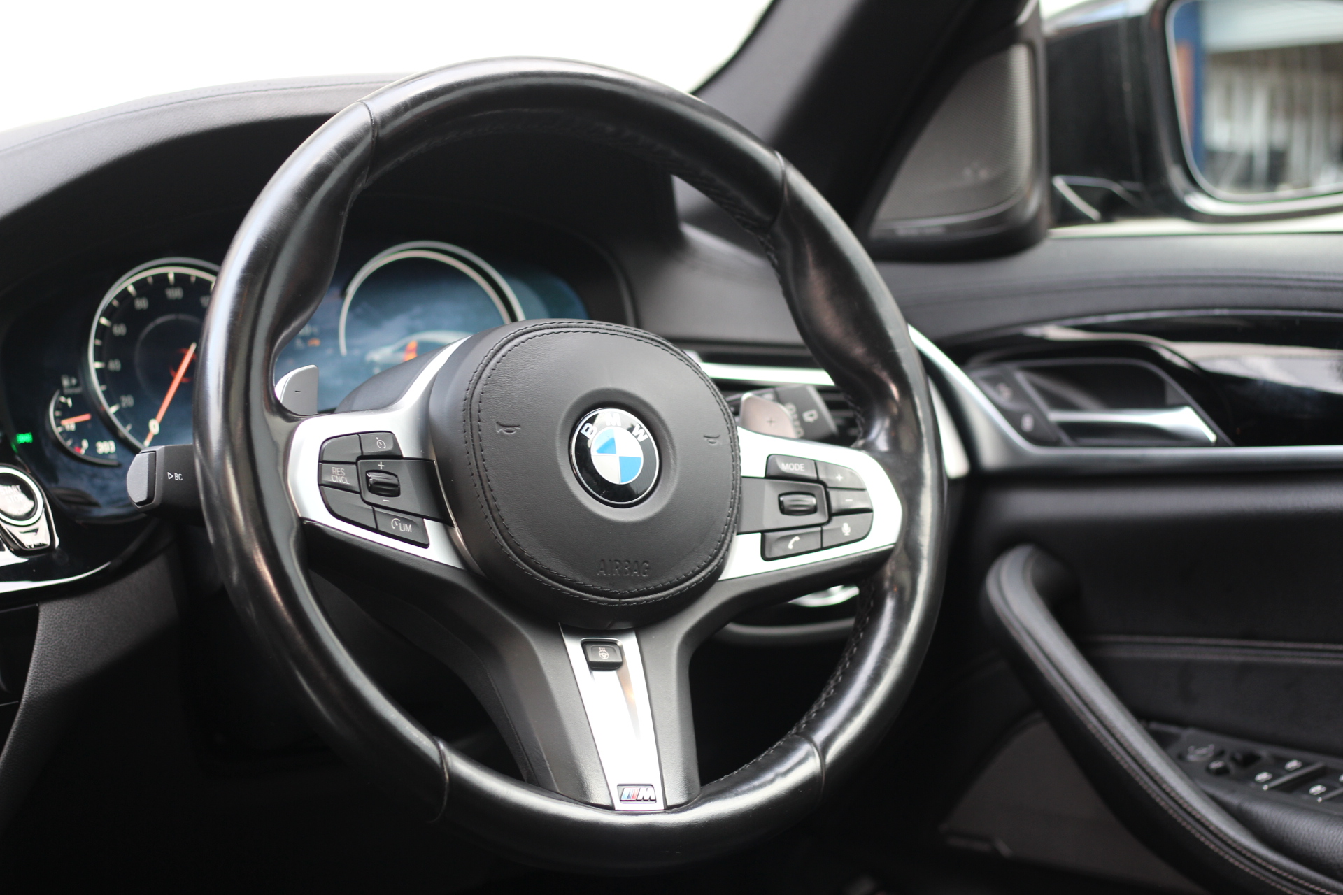 2017 (67) BMW 5 Series 3.0 530d M Sport Touring Auto xDrive (s/s) 5dr