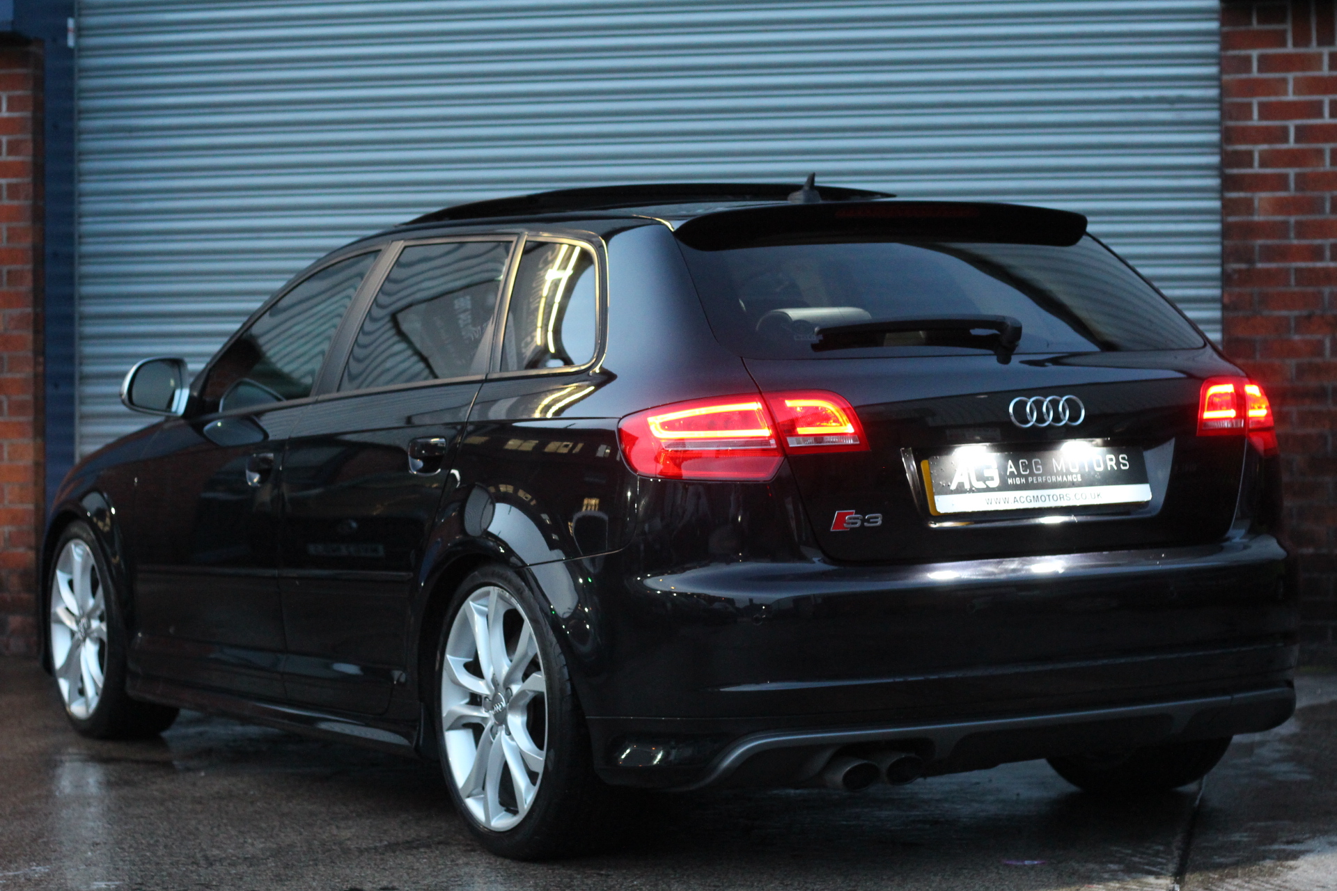 2010 (10) Audi S3 2.0 TFSI Black Edition Sportback S Tronic quattro 5dr