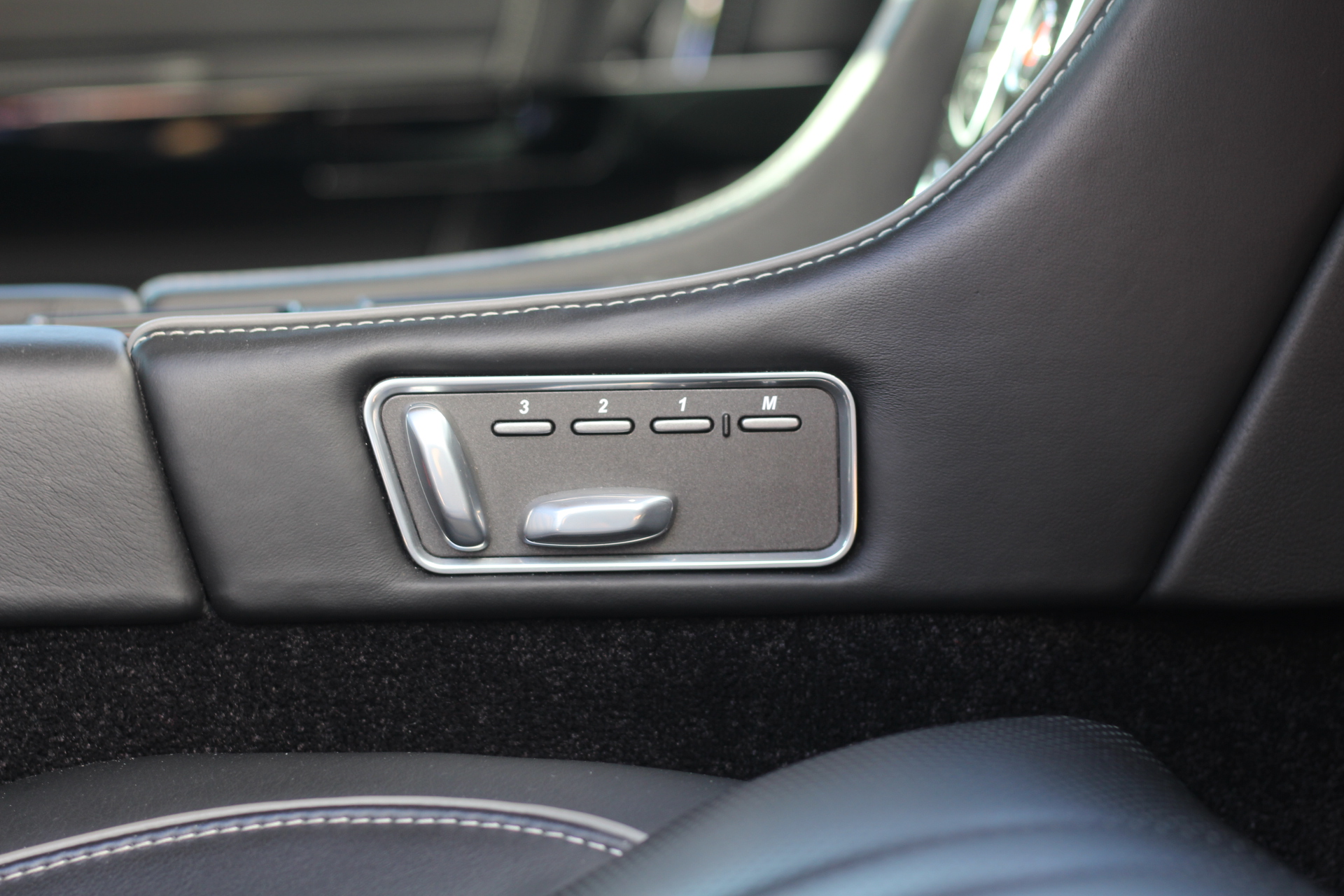 2016 (16) Aston Martin DB9 5.9 GT Touchtronic II 2dr