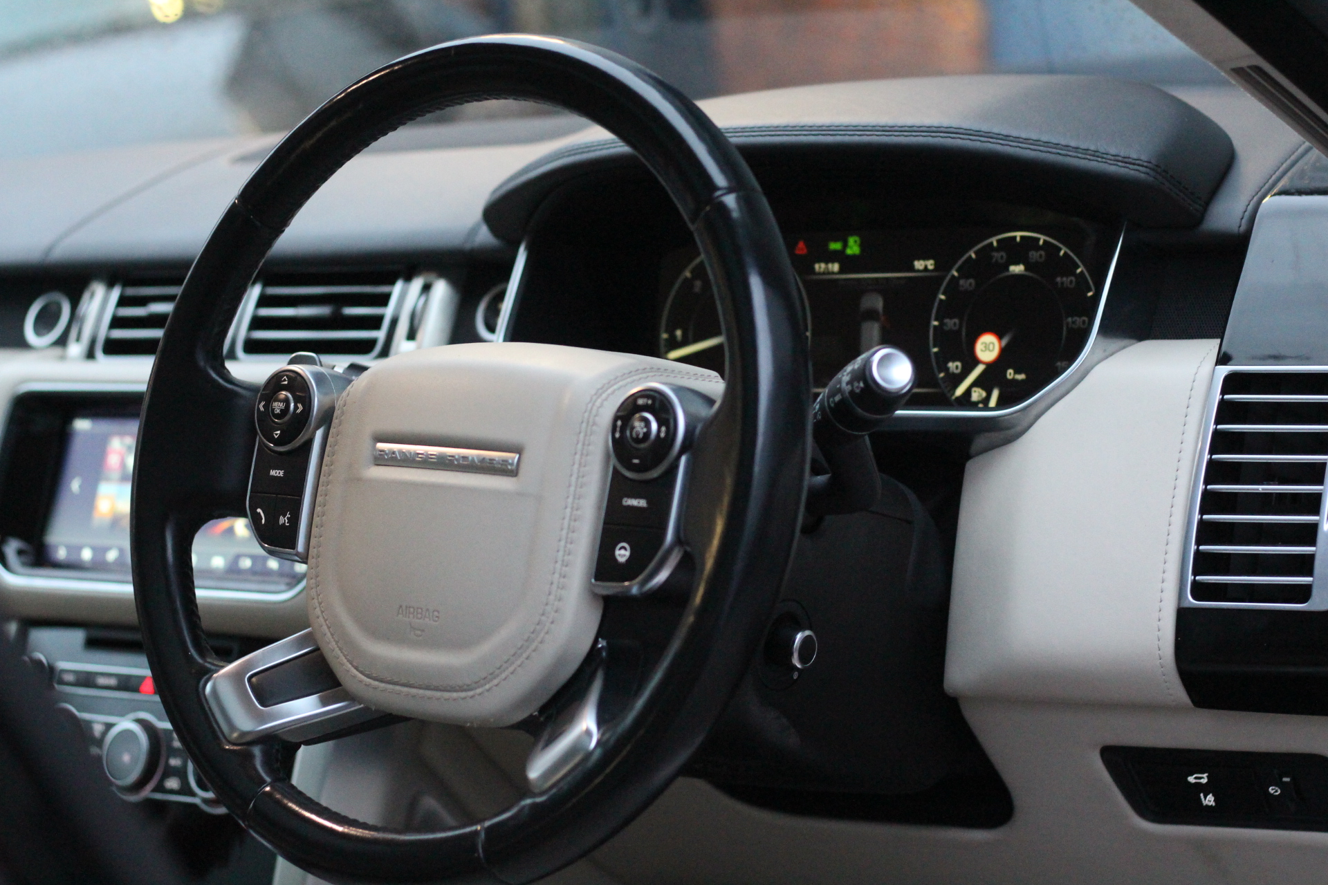 2014 (14) Land Rover Range Rover 4.4 SD V8 Autobiography Auto 4WD 5dr LWB