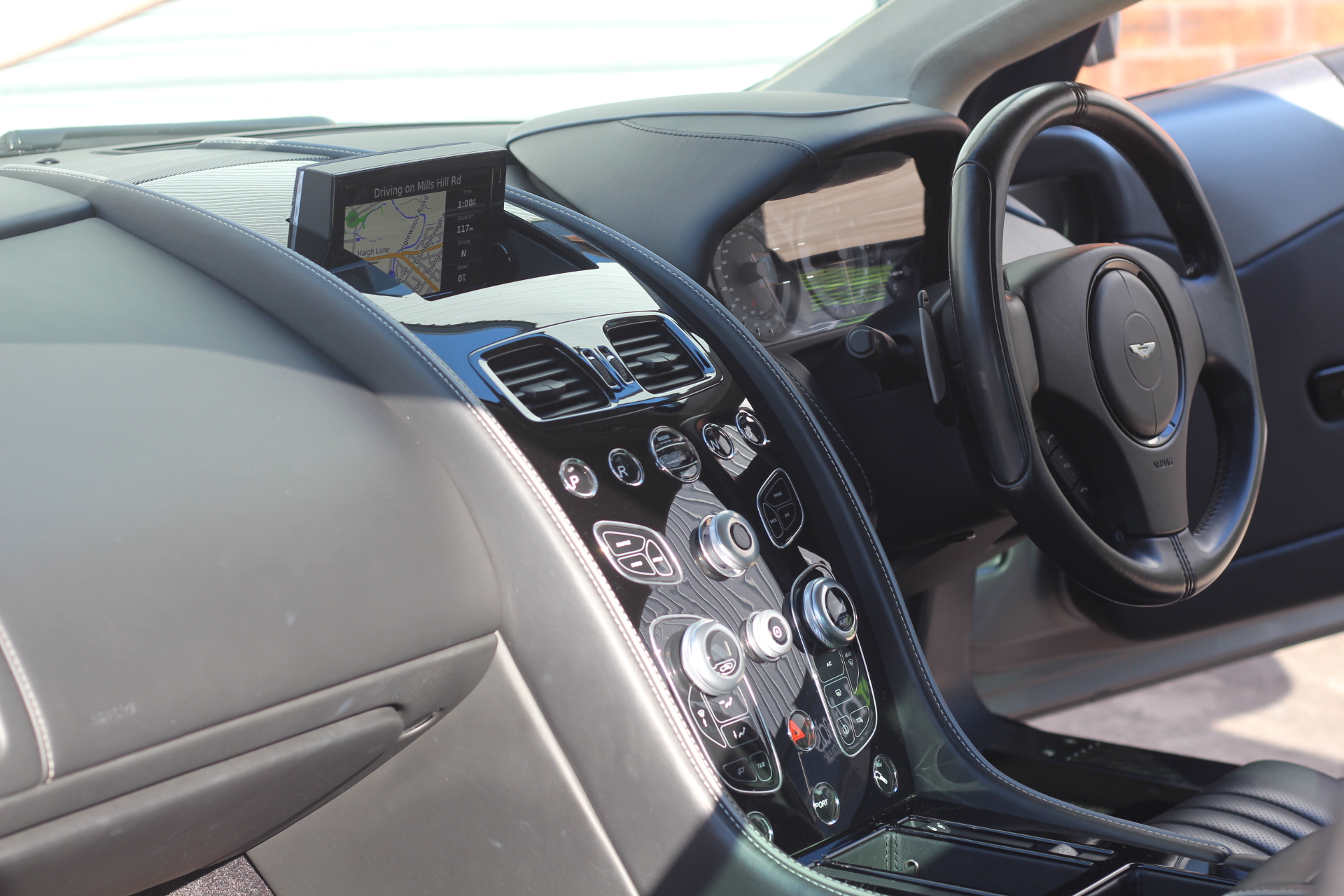 2016 (16) Aston Martin DB9 5.9 GT Touchtronic II 2dr