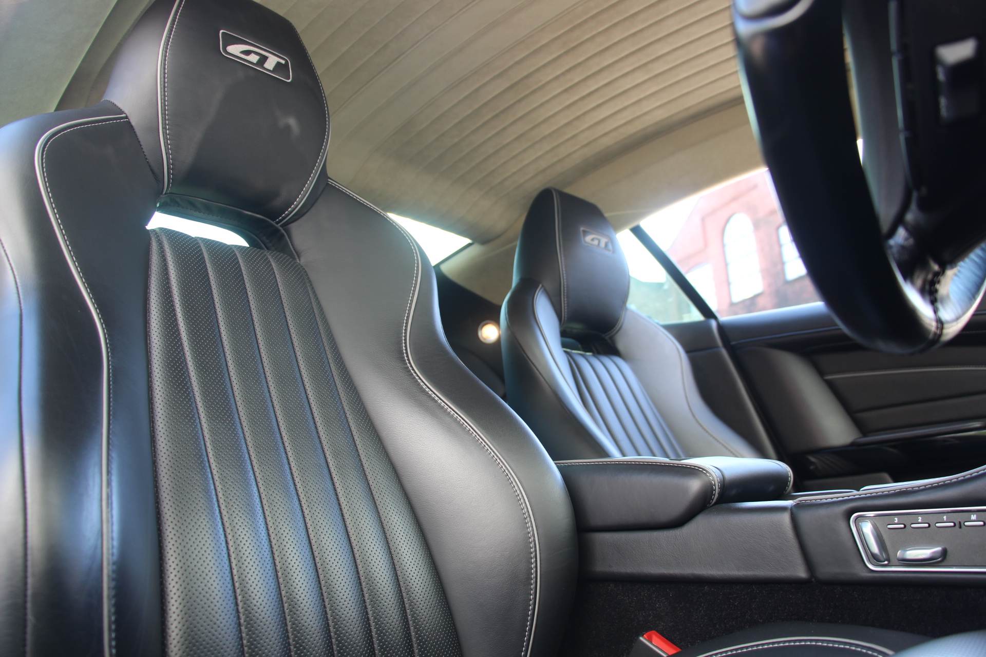 2016 (16) Aston Martin DB9 5.9 GT Touchtronic II 2dr