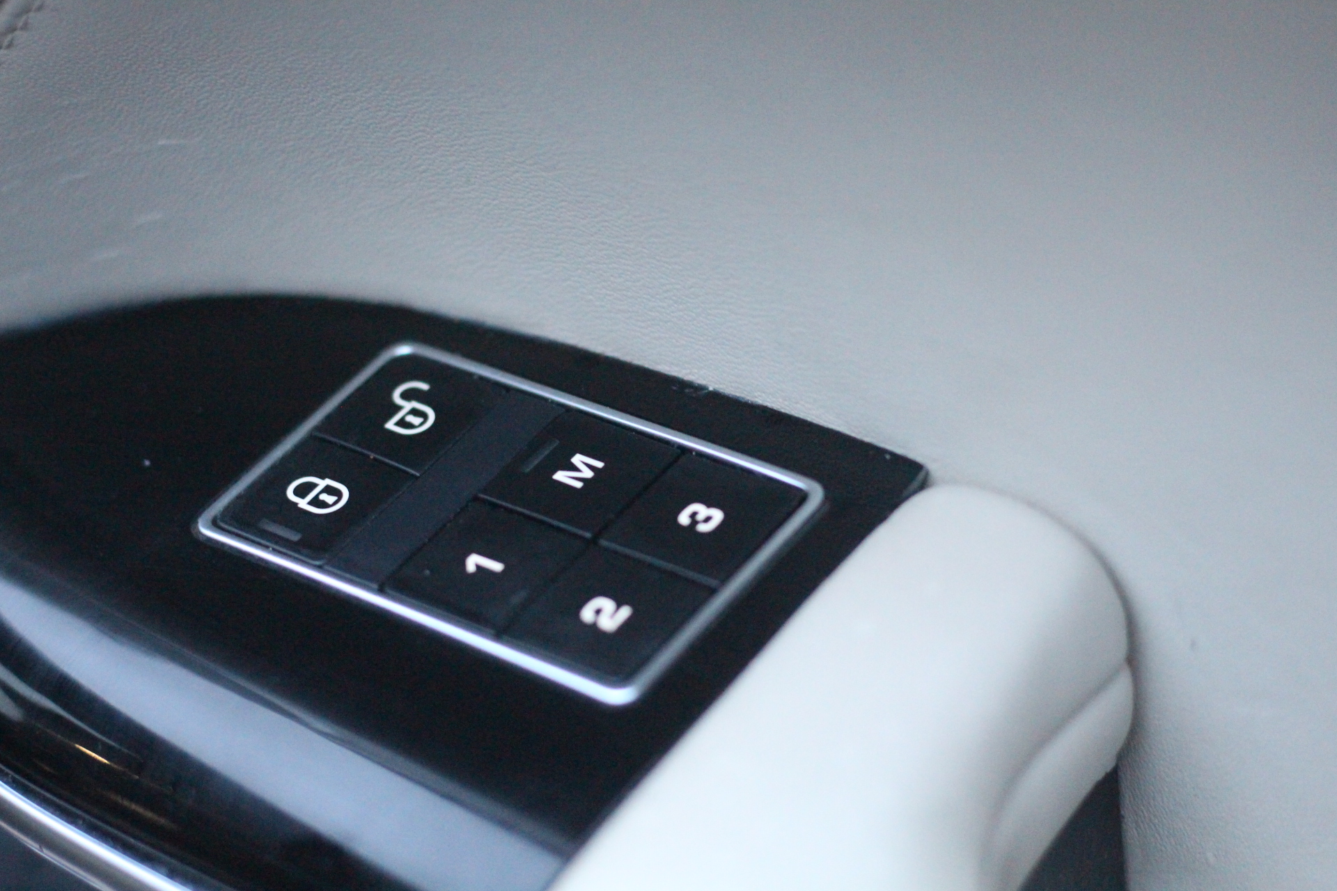 2014 (14) Land Rover Range Rover 4.4 SD V8 Autobiography Auto 4WD 5dr LWB