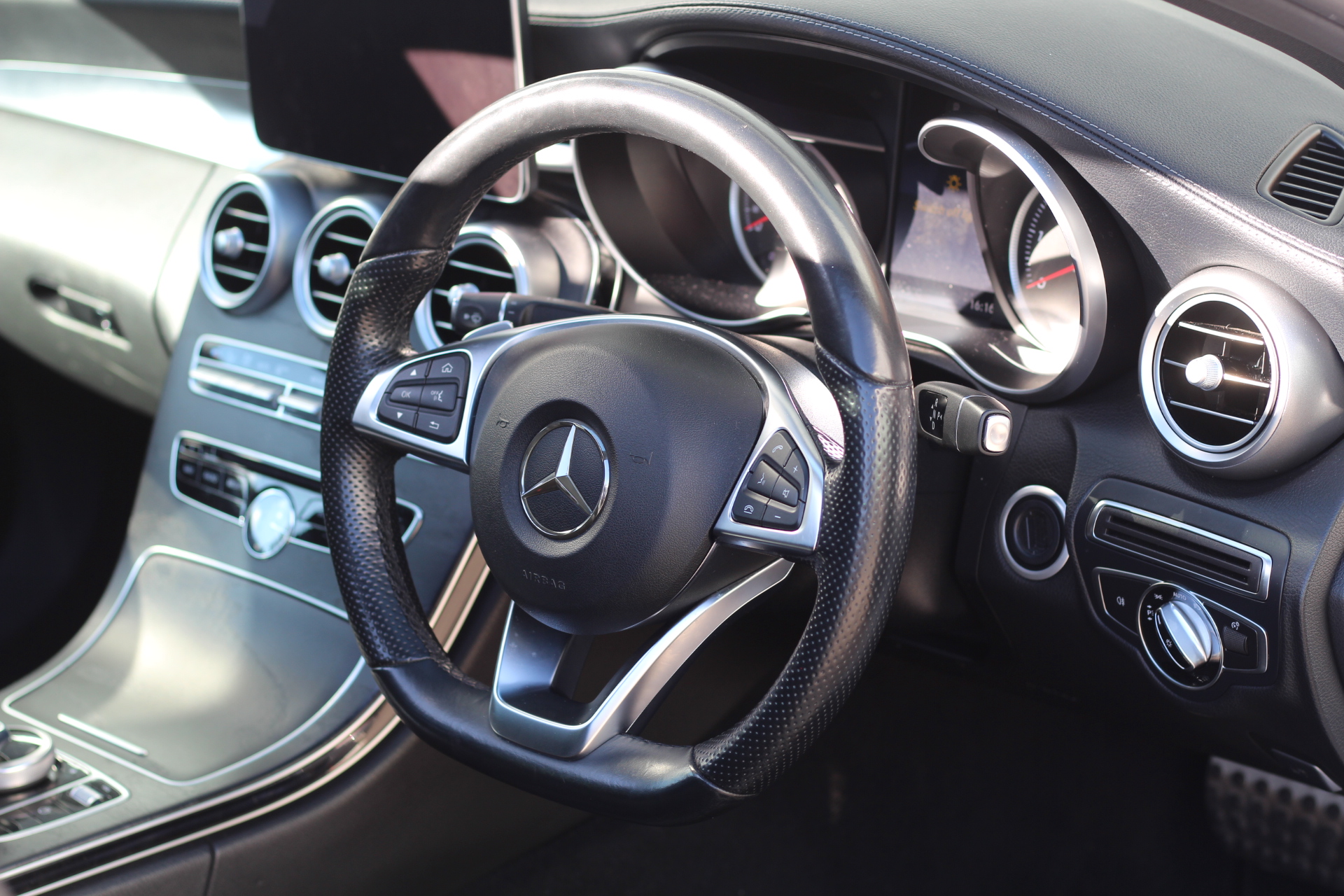 2015 (65) Mercedes-Benz C Class 2.1 C250d AMG Line (Premium Plus) 7G-Tronic+ (s/s) 4dr