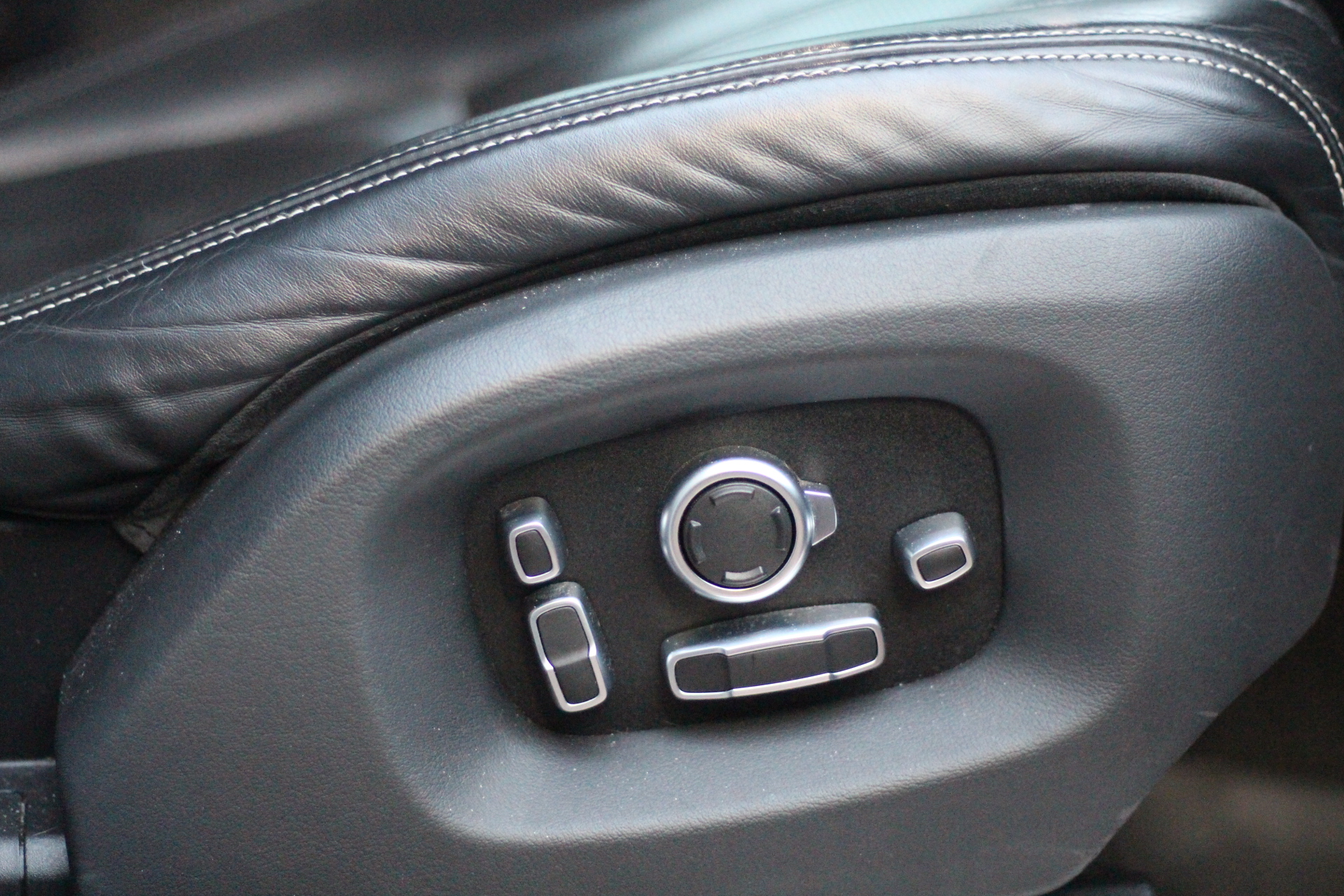 2017 (17) Land Rover Range Rover 4.4 SD V8 Autobiography Auto 4WD (s/s) 5dr