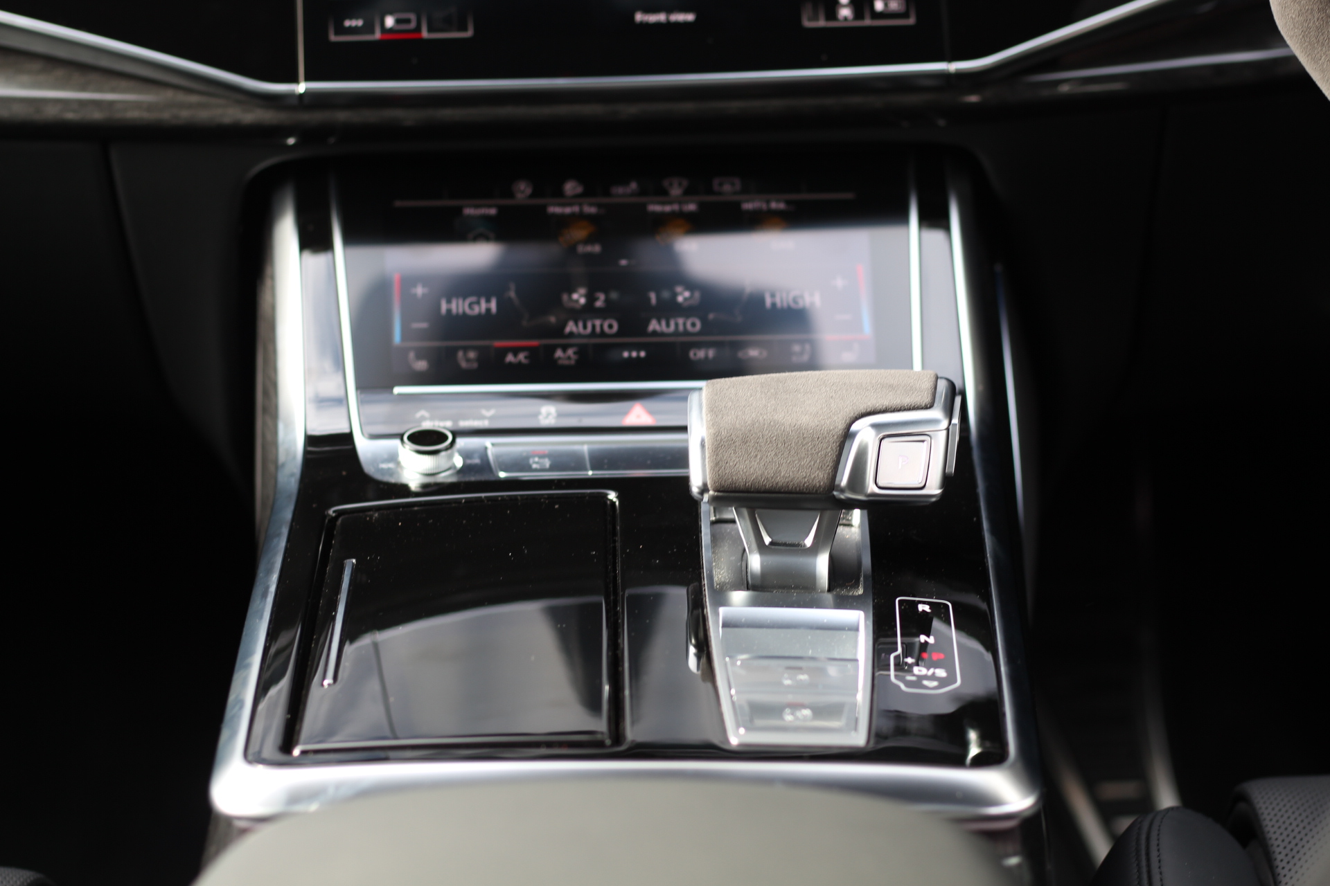 2020 (20) Audi RSQ8 4.0 TFSI V8 Vorsprung Tiptronic quattro (s/s) 5dr