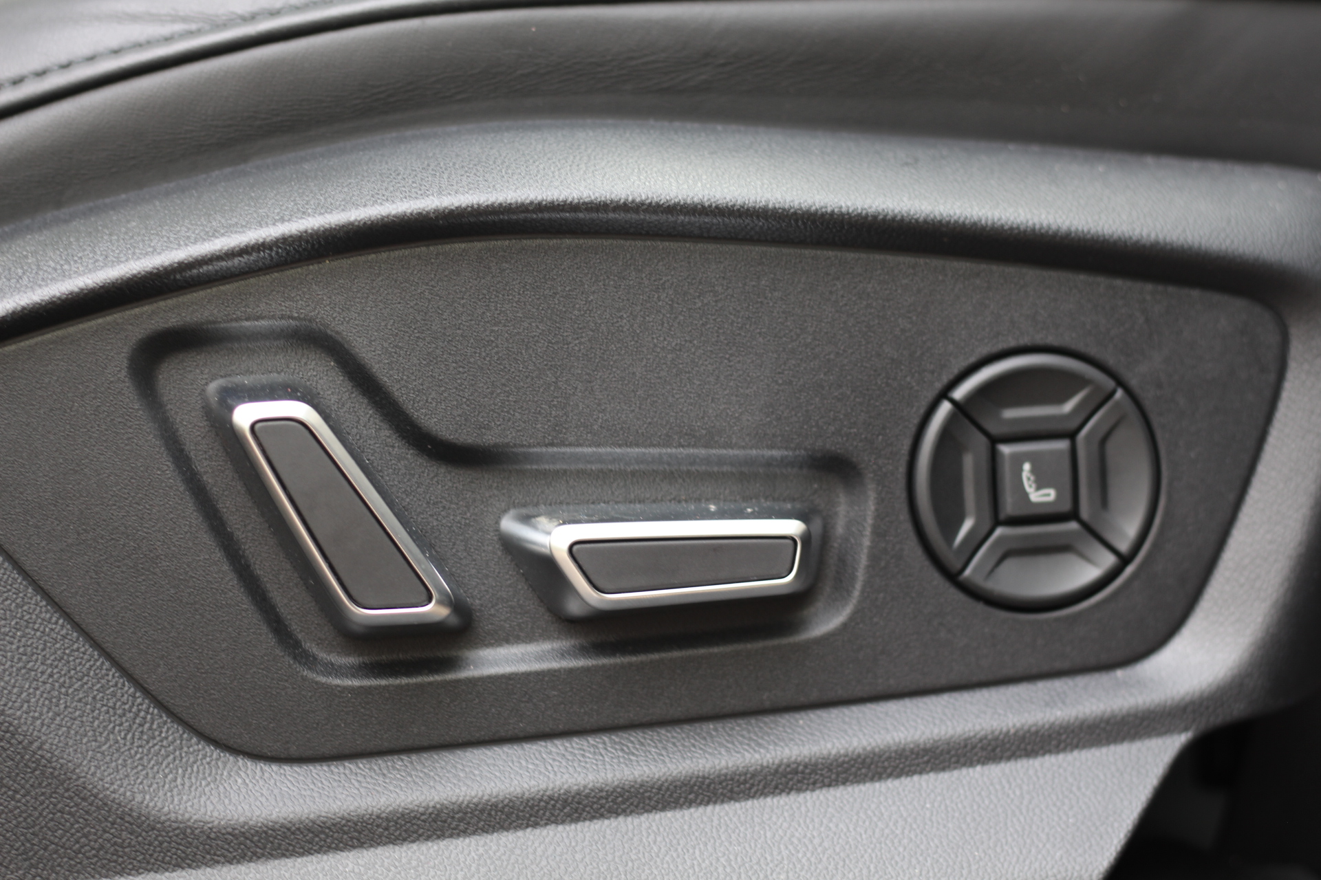 2020 (20) Audi RSQ8 4.0 TFSI V8 Vorsprung Tiptronic quattro (s/s) 5dr