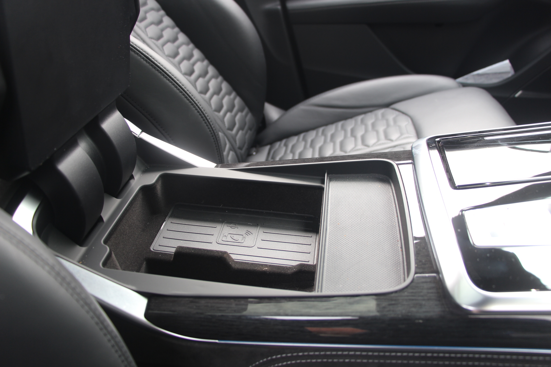 2020 (20) Audi RSQ8 4.0 TFSI V8 Vorsprung Tiptronic quattro (s/s) 5dr