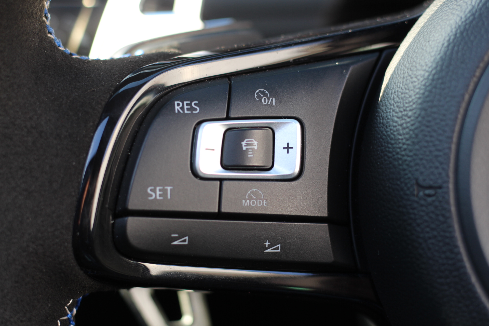 2016 (16) Volkswagen Golf 2.0 TSI BlueMotion Tech R DSG 4MOTION (s/s) 5dr