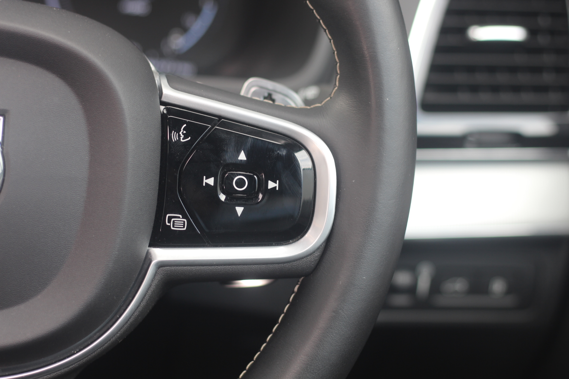 2019 (69) Volvo XC90 2.0h T8 Twin Engine 11.6kWh R-Design Pro Auto 4WD (s/s) 5dr