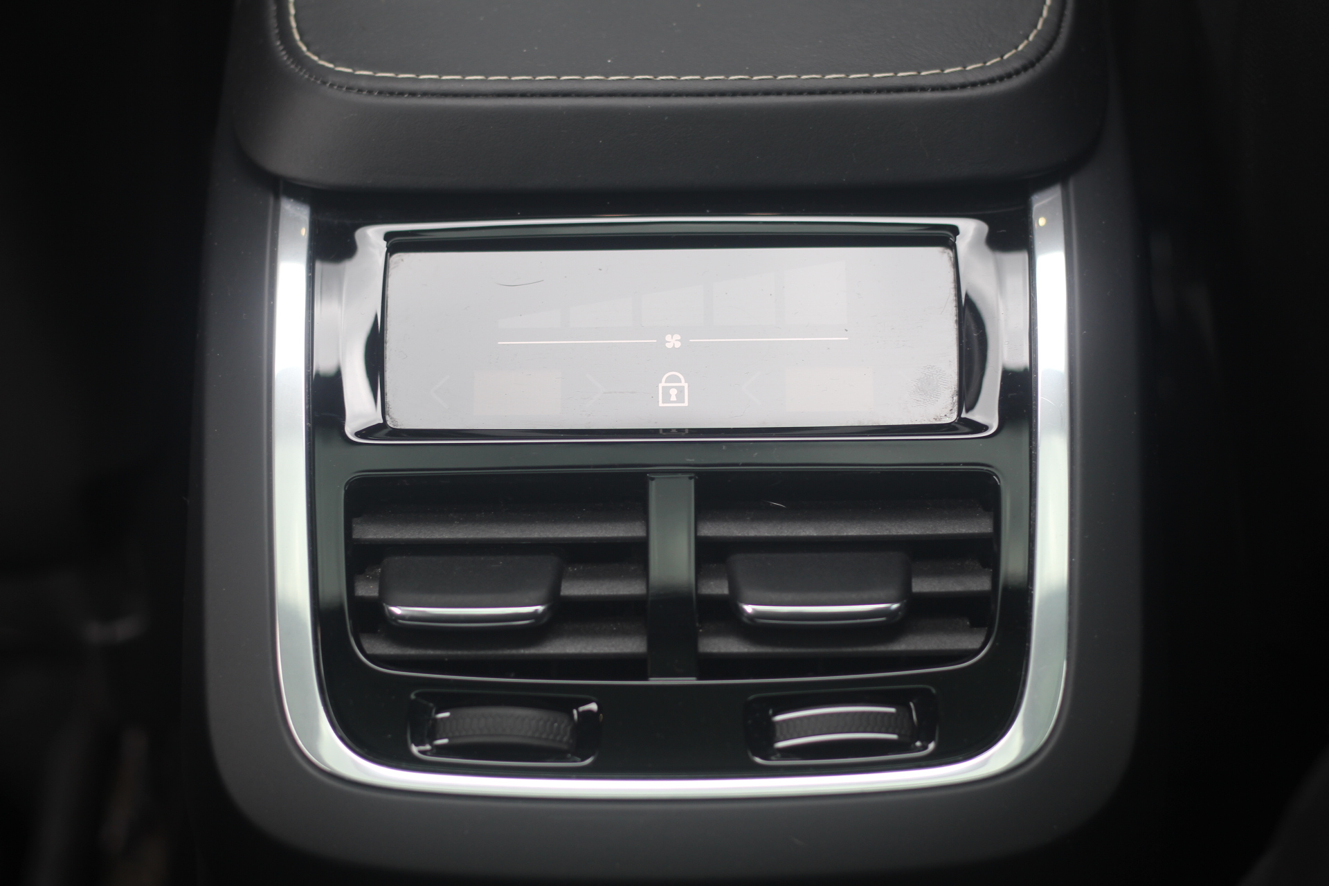 2019 (69) Volvo XC90 2.0h T8 Twin Engine 11.6kWh R-Design Pro Auto 4WD (s/s) 5dr