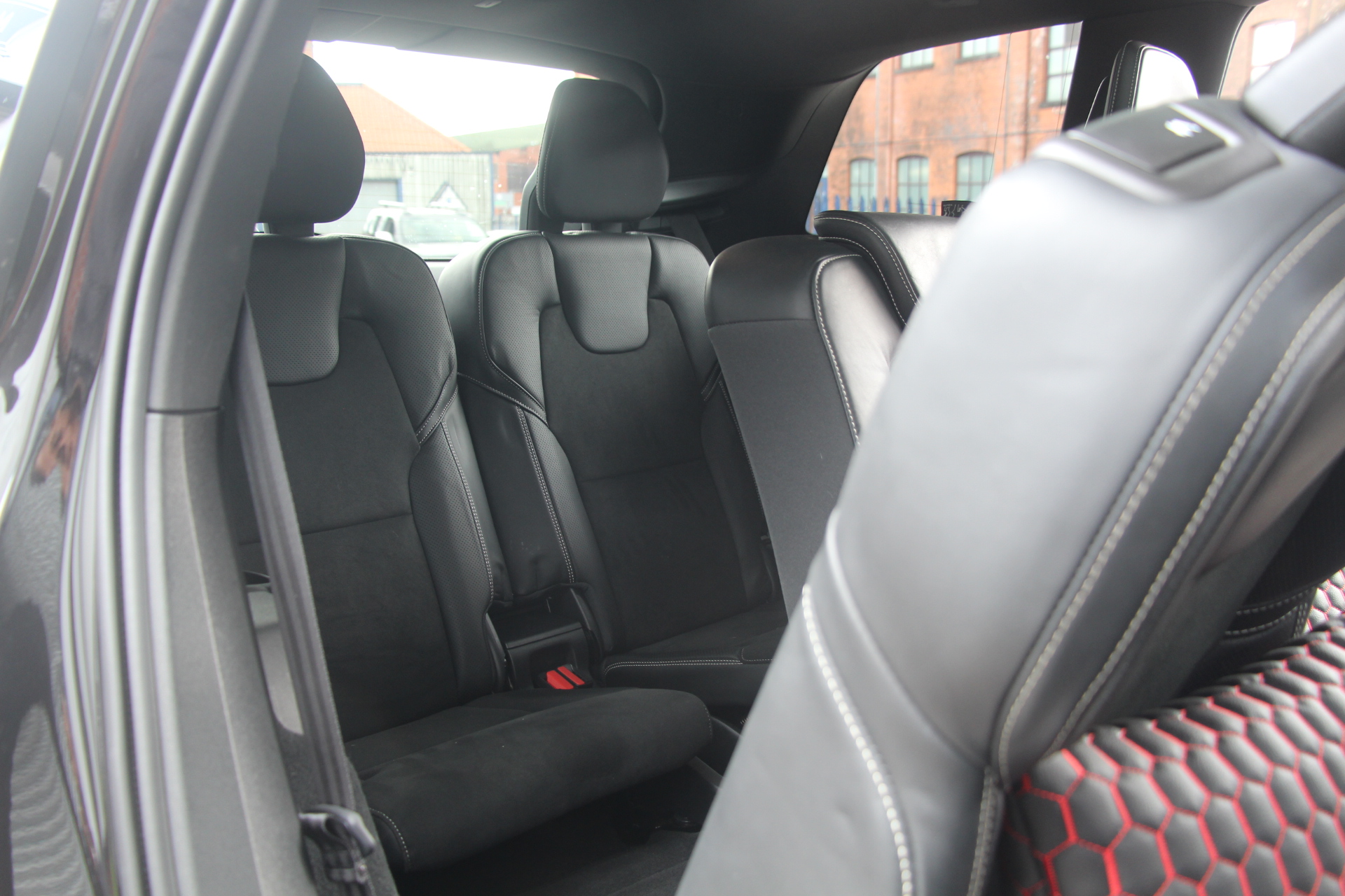 2019 (69) Volvo XC90 2.0h T8 Twin Engine 11.6kWh R-Design Pro Auto 4WD (s/s) 5dr