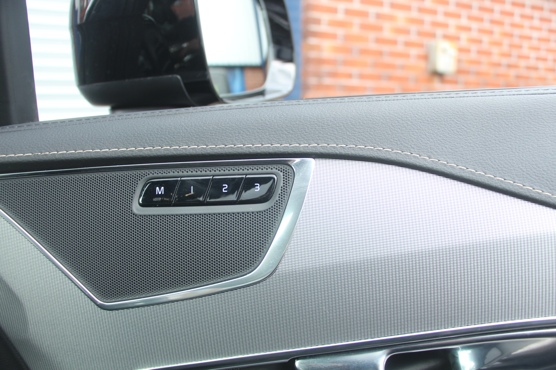 2019 (69) Volvo XC90 2.0h T8 Twin Engine 11.6kWh R-Design Pro Auto 4WD (s/s) 5dr