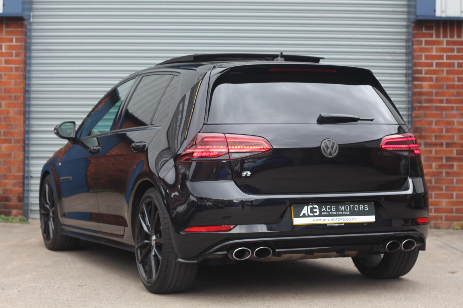 2017 (67) Volkswagen Golf 2.0 TSI R DSG 4Motion (s/s) 5dr