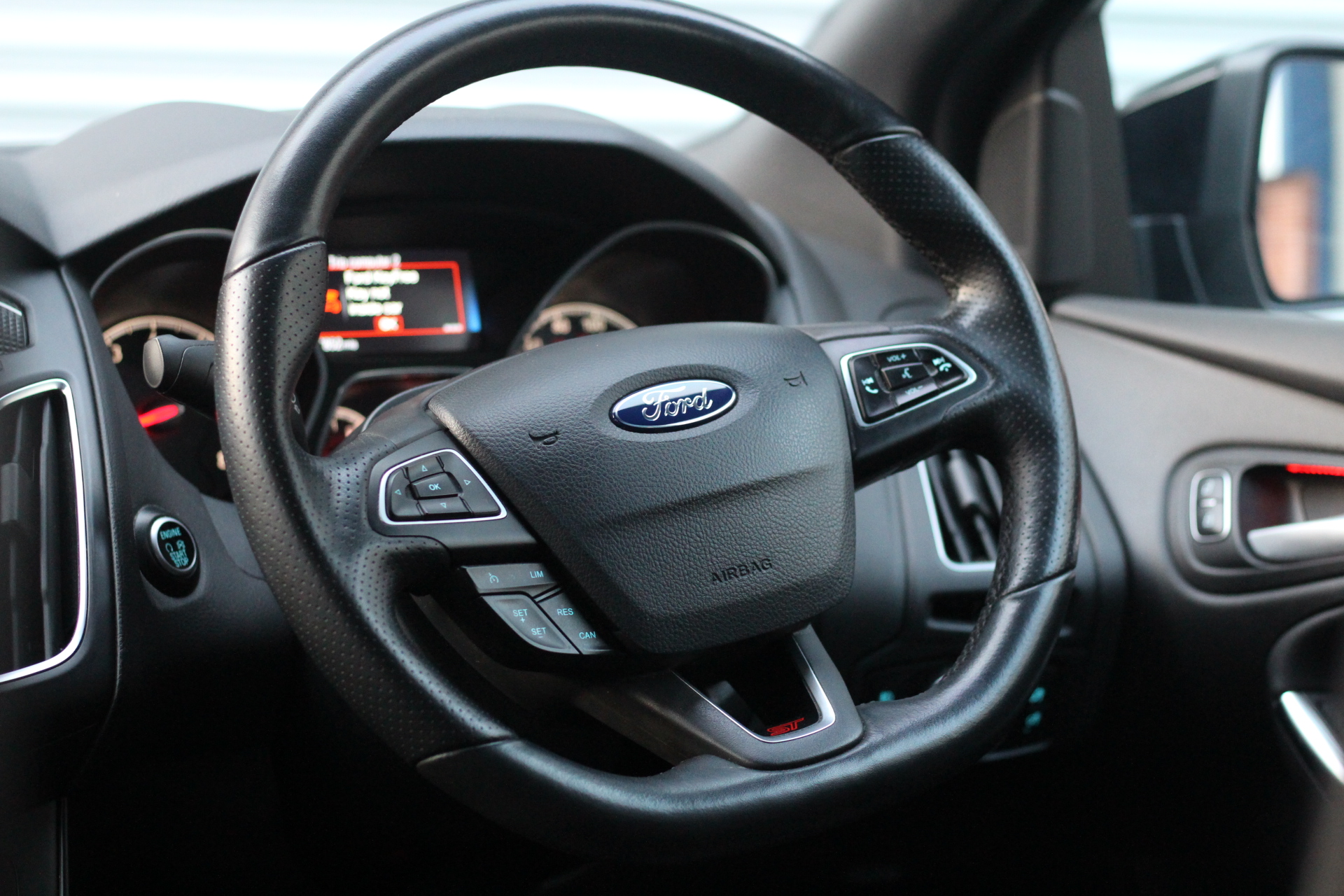 2017 (67) Ford Focus 2.0T EcoBoost ST-3 (s/s) 5dr
