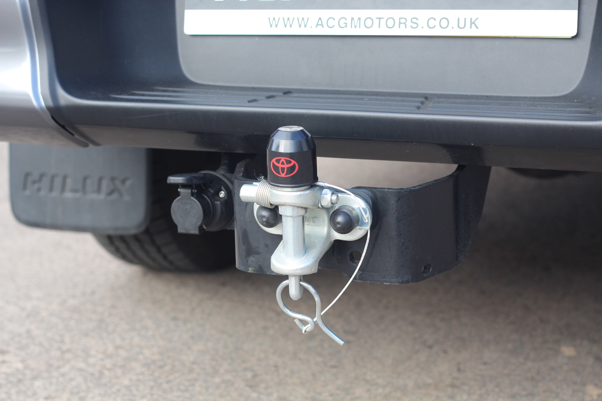 2021 (21) Toyota Hilux 2.8 D-4D Invincible X Double Cab Pickup Auto 4WD EU6 (s/s) 4dr