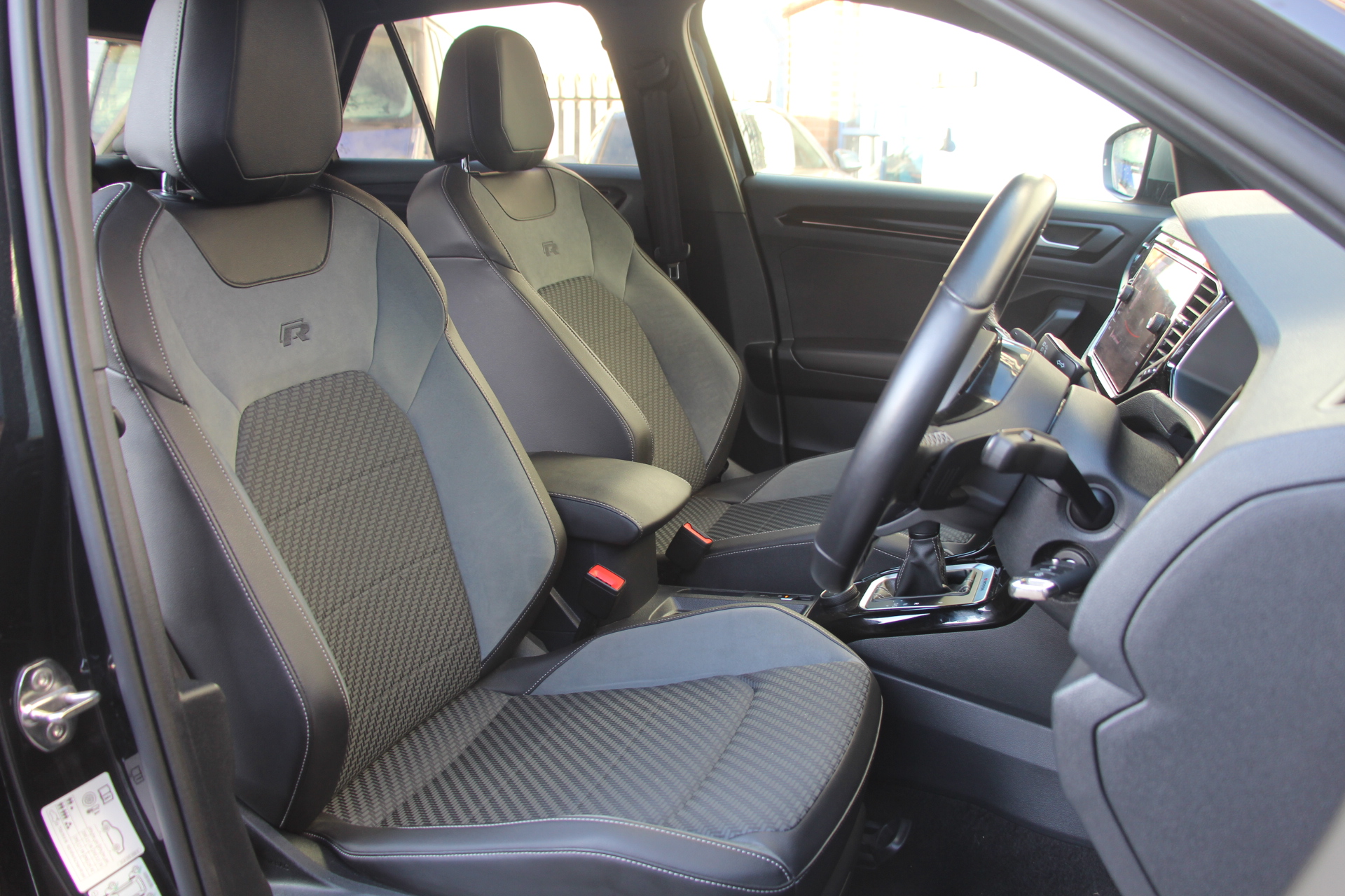 2020 (20) Volkswagen T-Roc 2.0 TSI R DSG 4Motion (s/s) 5dr