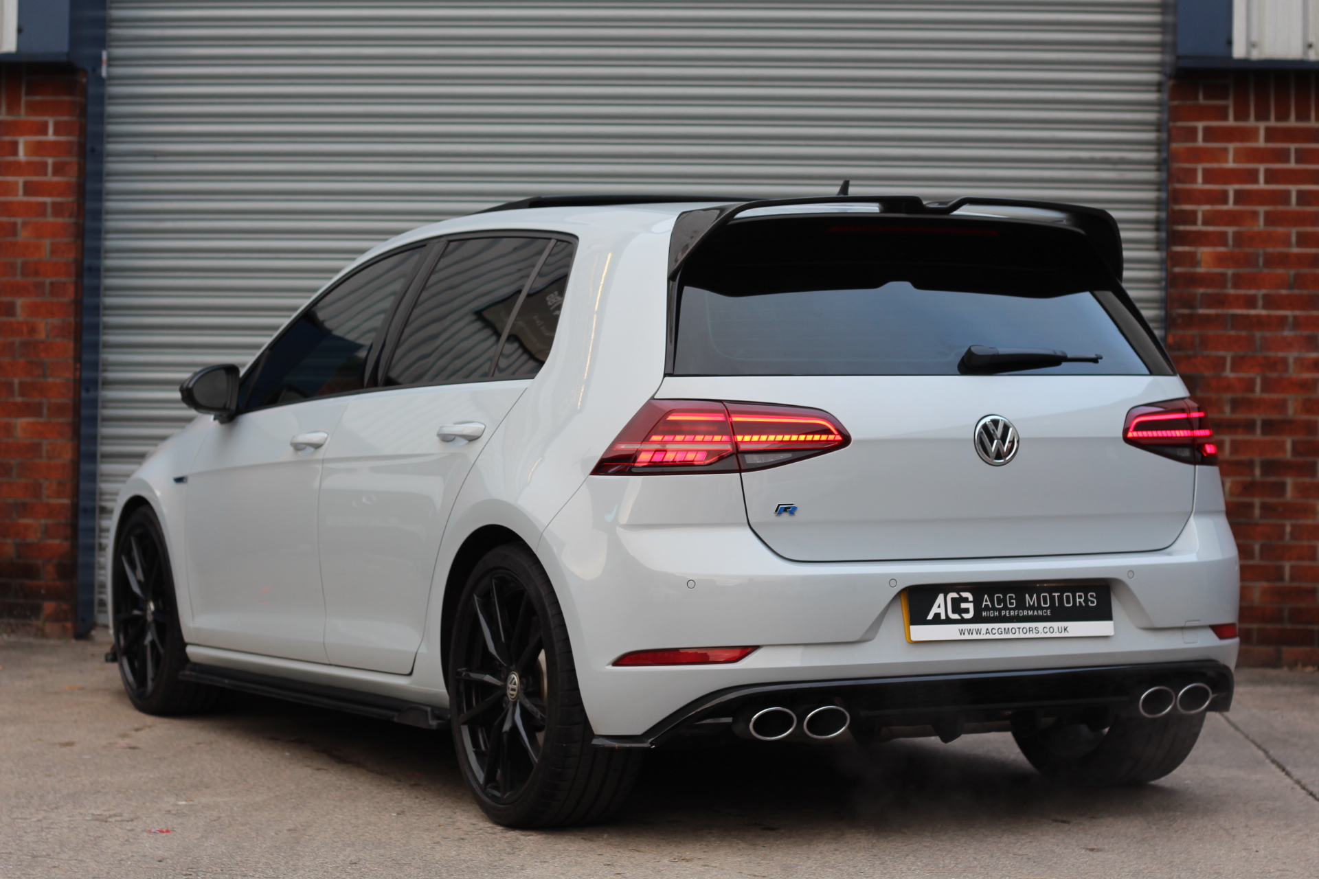 2017 (67) Volkswagen Golf 2.0 TSI R DSG 4Motion (s/s) 5dr