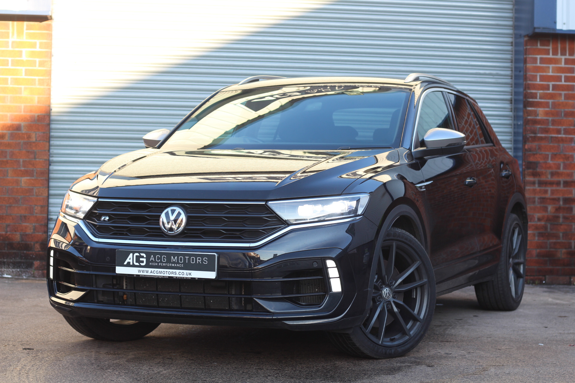 2020 (20) Volkswagen T-Roc 2.0 TSI R DSG 4Motion (s/s) 5dr