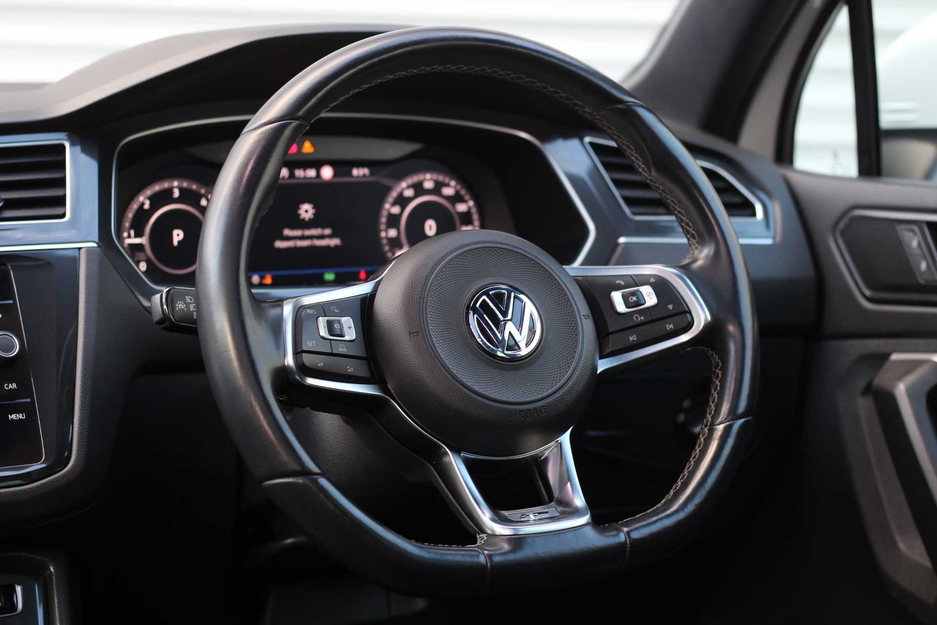 2018 (67) Volkswagen Tiguan 2.0 BiTDI R-Line DSG 4Motion (s/s) 5dr