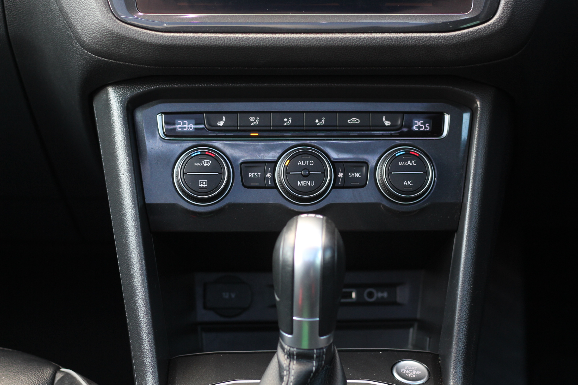 2018 (67) Volkswagen Tiguan 2.0 BiTDI R-Line DSG 4Motion (s/s) 5dr