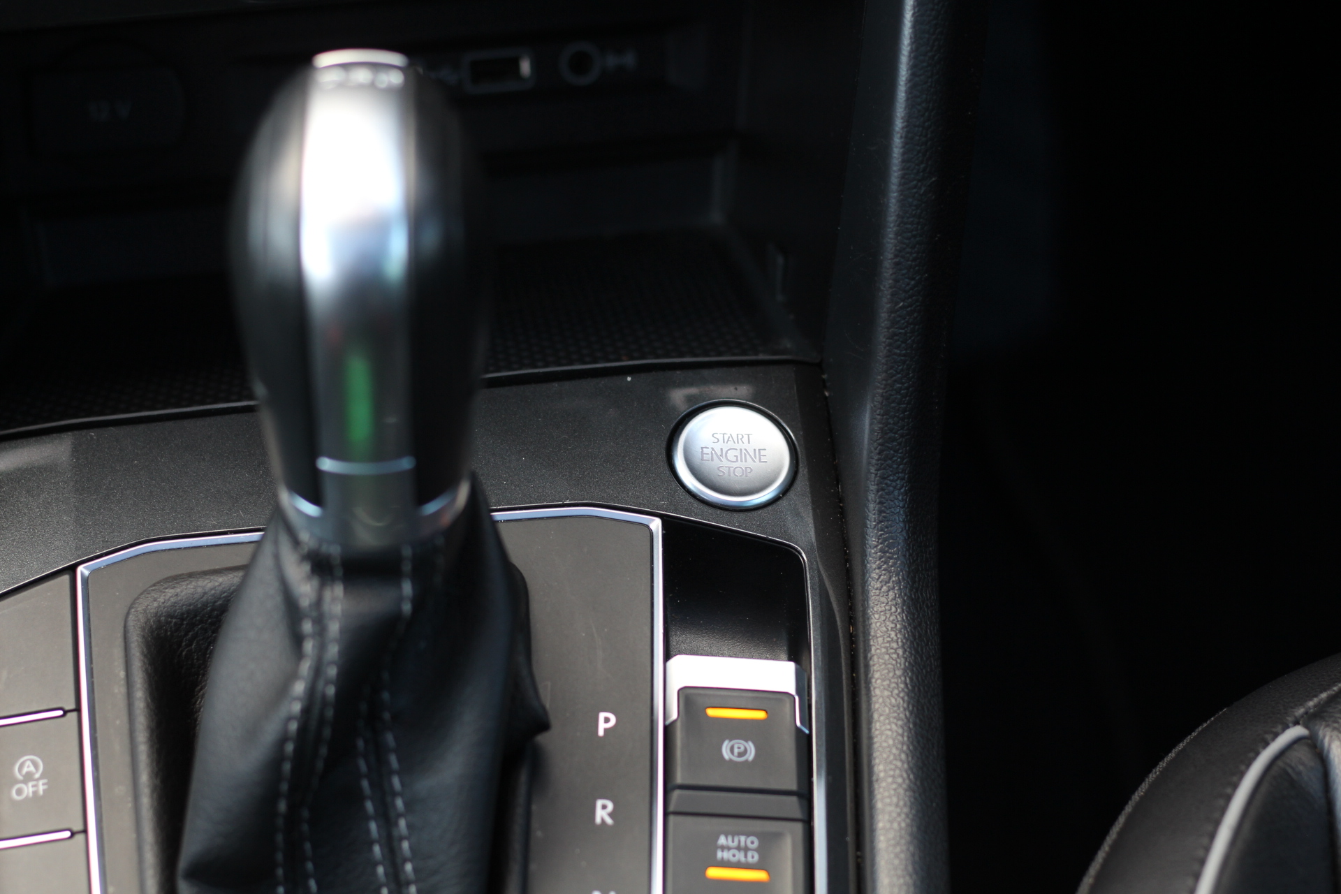 2018 (67) Volkswagen Tiguan 2.0 BiTDI R-Line DSG 4Motion (s/s) 5dr