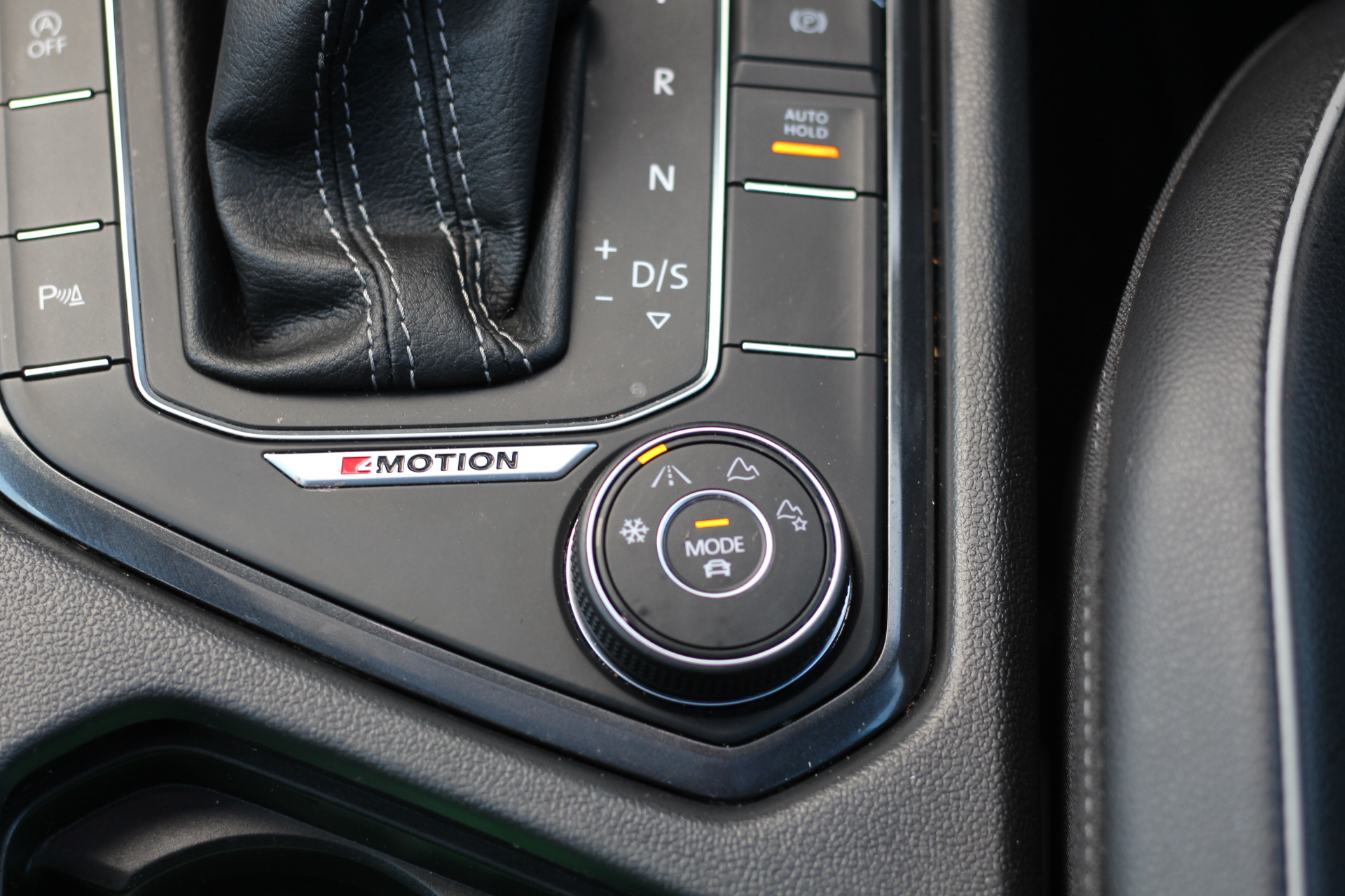 2018 (67) Volkswagen Tiguan 2.0 BiTDI R-Line DSG 4Motion (s/s) 5dr