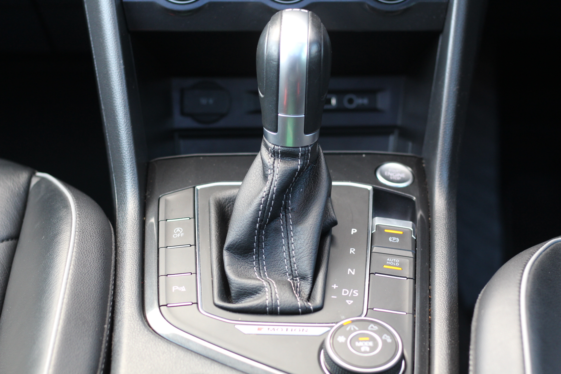 2018 (67) Volkswagen Tiguan 2.0 BiTDI R-Line DSG 4Motion (s/s) 5dr