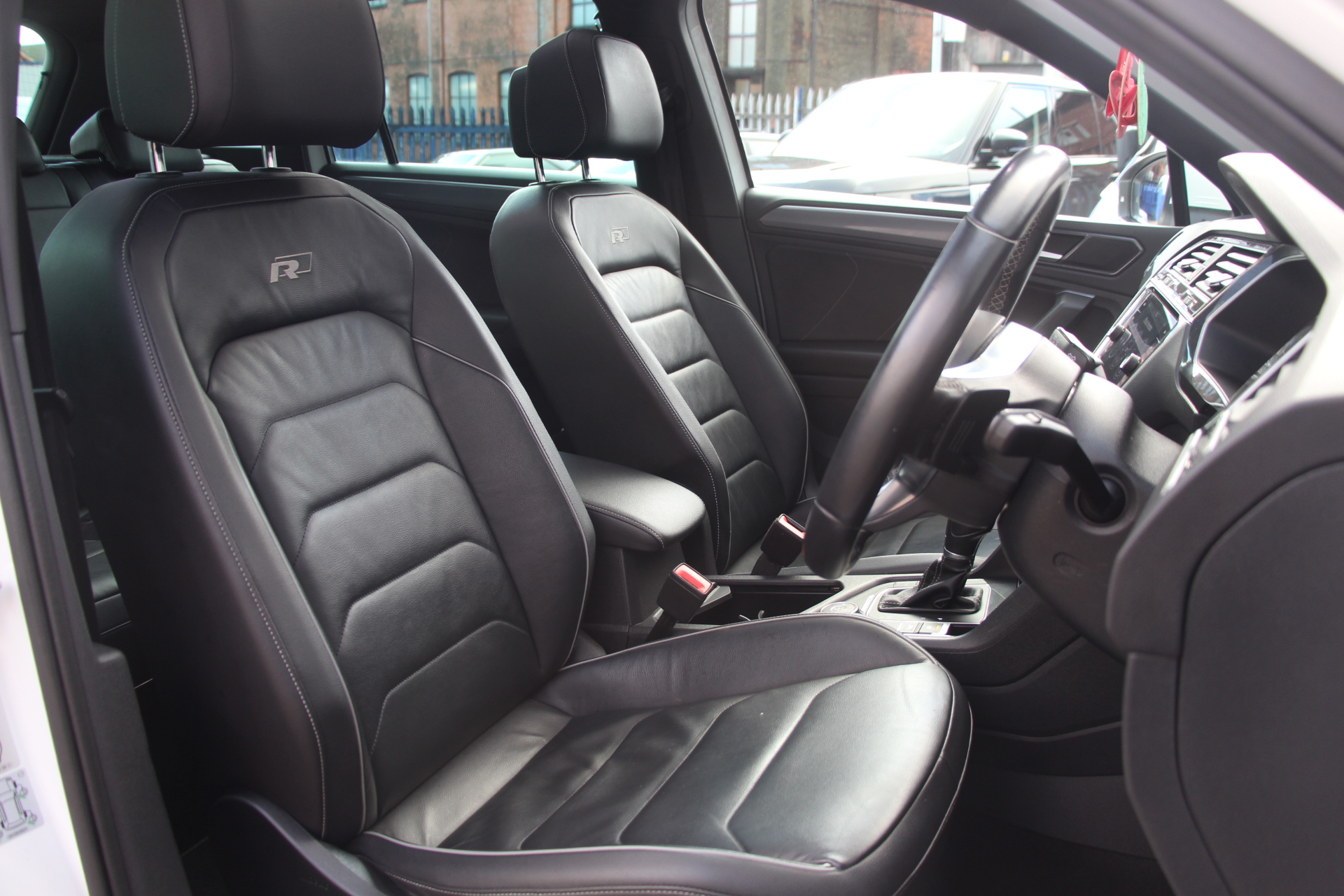 2018 (67) Volkswagen Tiguan 2.0 BiTDI R-Line DSG 4Motion (s/s) 5dr