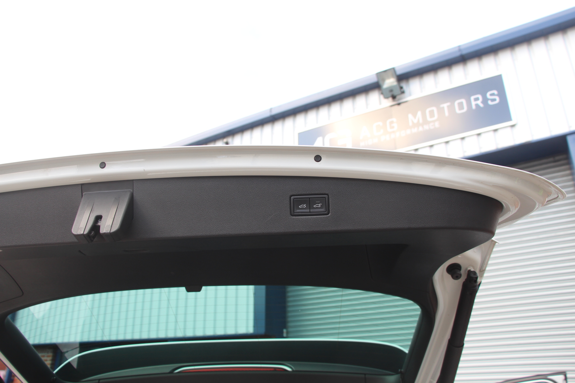 2018 (67) Volkswagen Tiguan 2.0 BiTDI R-Line DSG 4Motion (s/s) 5dr