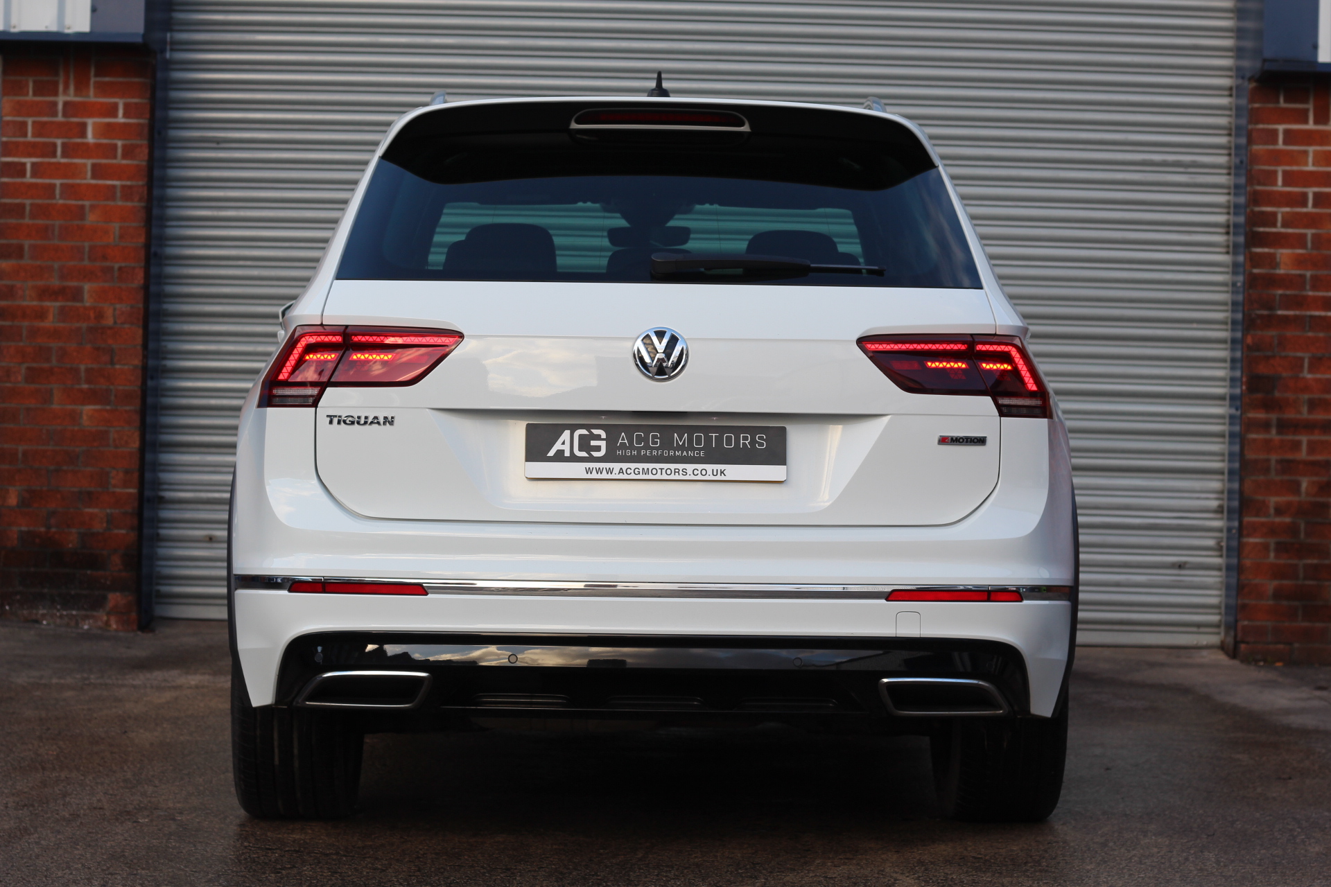 2018 (67) Volkswagen Tiguan 2.0 BiTDI R-Line DSG 4Motion (s/s) 5dr