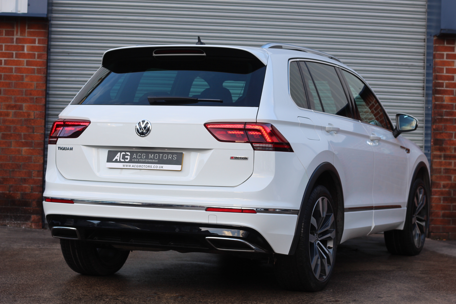 2018 (67) Volkswagen Tiguan 2.0 BiTDI R-Line DSG 4Motion (s/s) 5dr