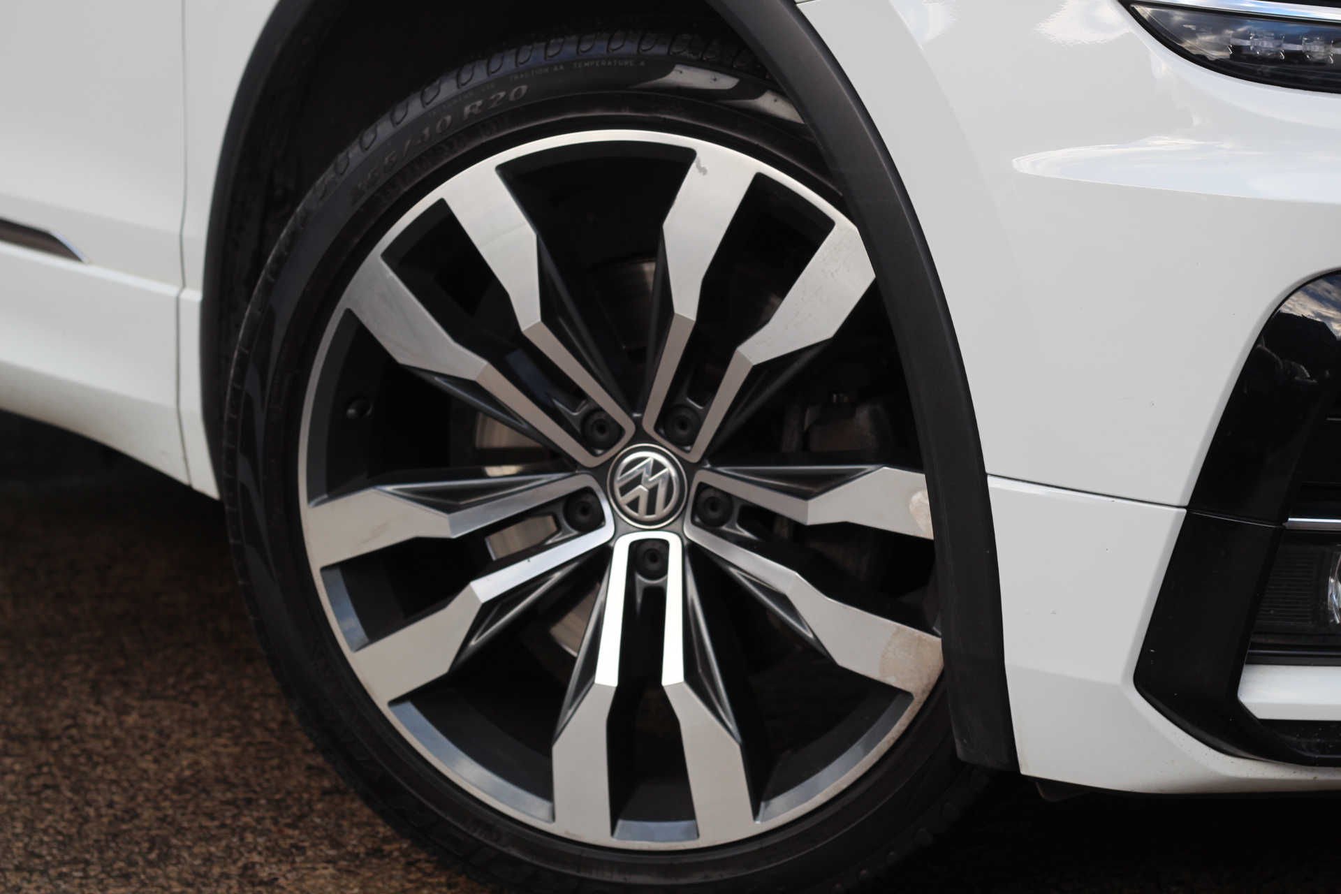 2018 (67) Volkswagen Tiguan 2.0 BiTDI R-Line DSG 4Motion (s/s) 5dr