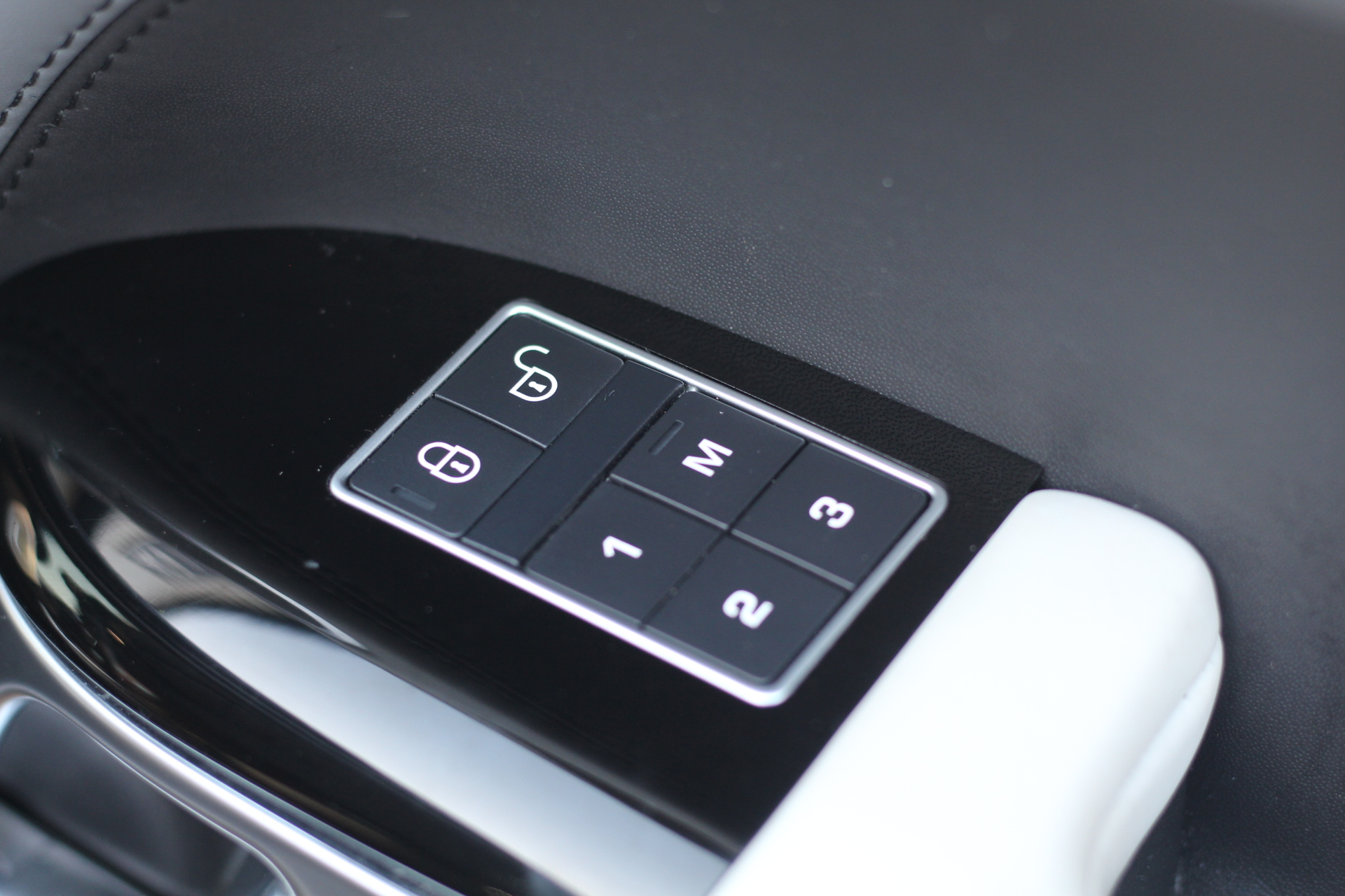 2017 (17) Land Rover Range Rover Sport 4.4 SD V8 Autobiography Dynamic Auto 4WD Euro 6 (s/s) 5dr